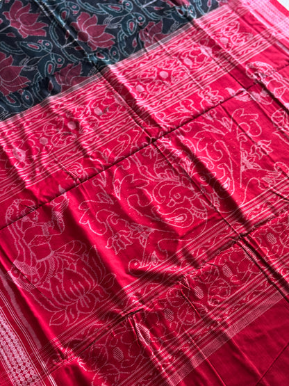Twin Parrots With Lotus Odisha Ikkat Cotton Saree