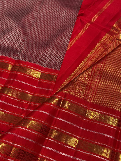 A gorgeous masterpiece honeycomb motif korvai kanchivaram silk saree