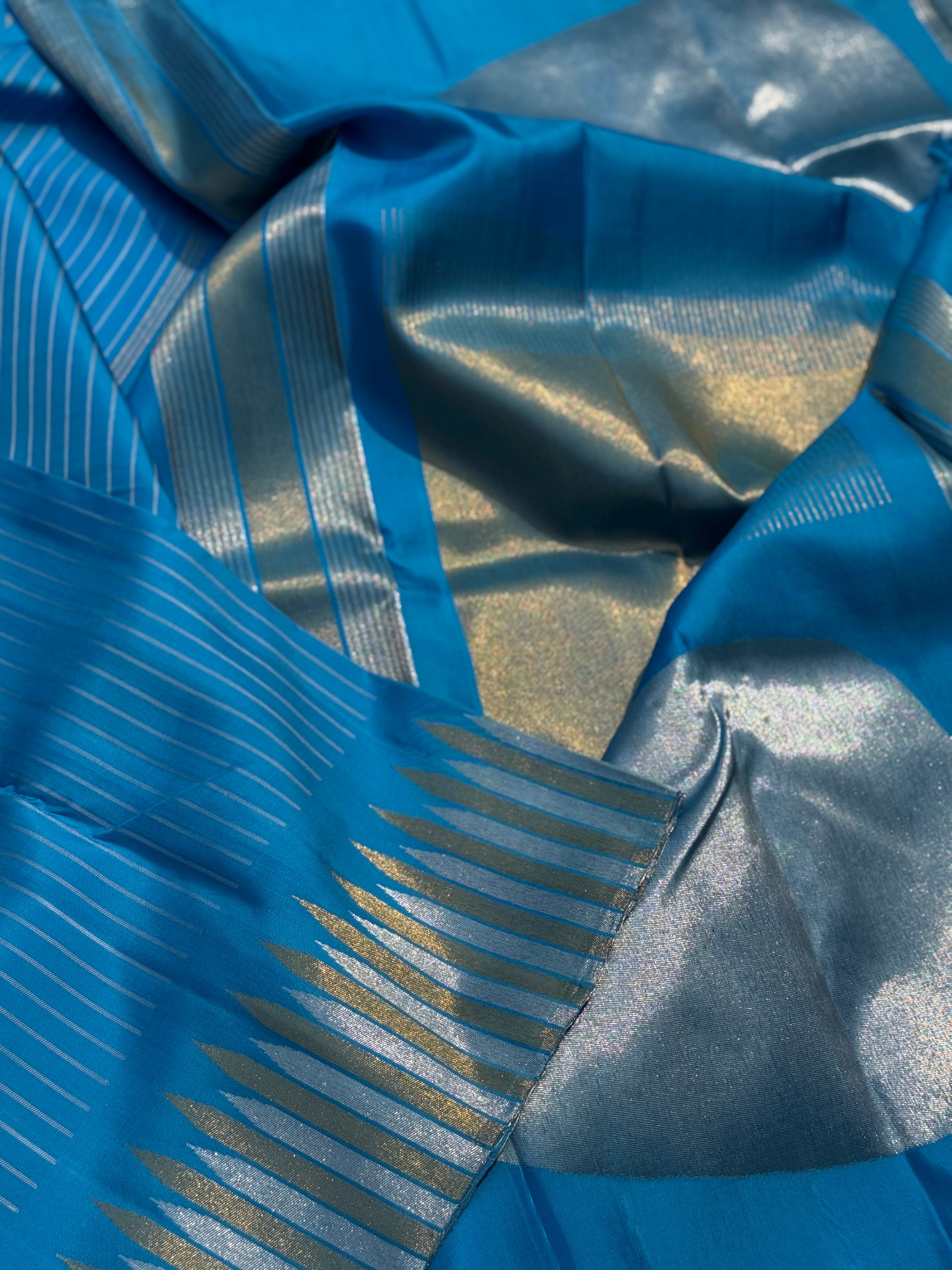 An exquisite ettukol weave kanchivaram masterpiece in cerulean blue