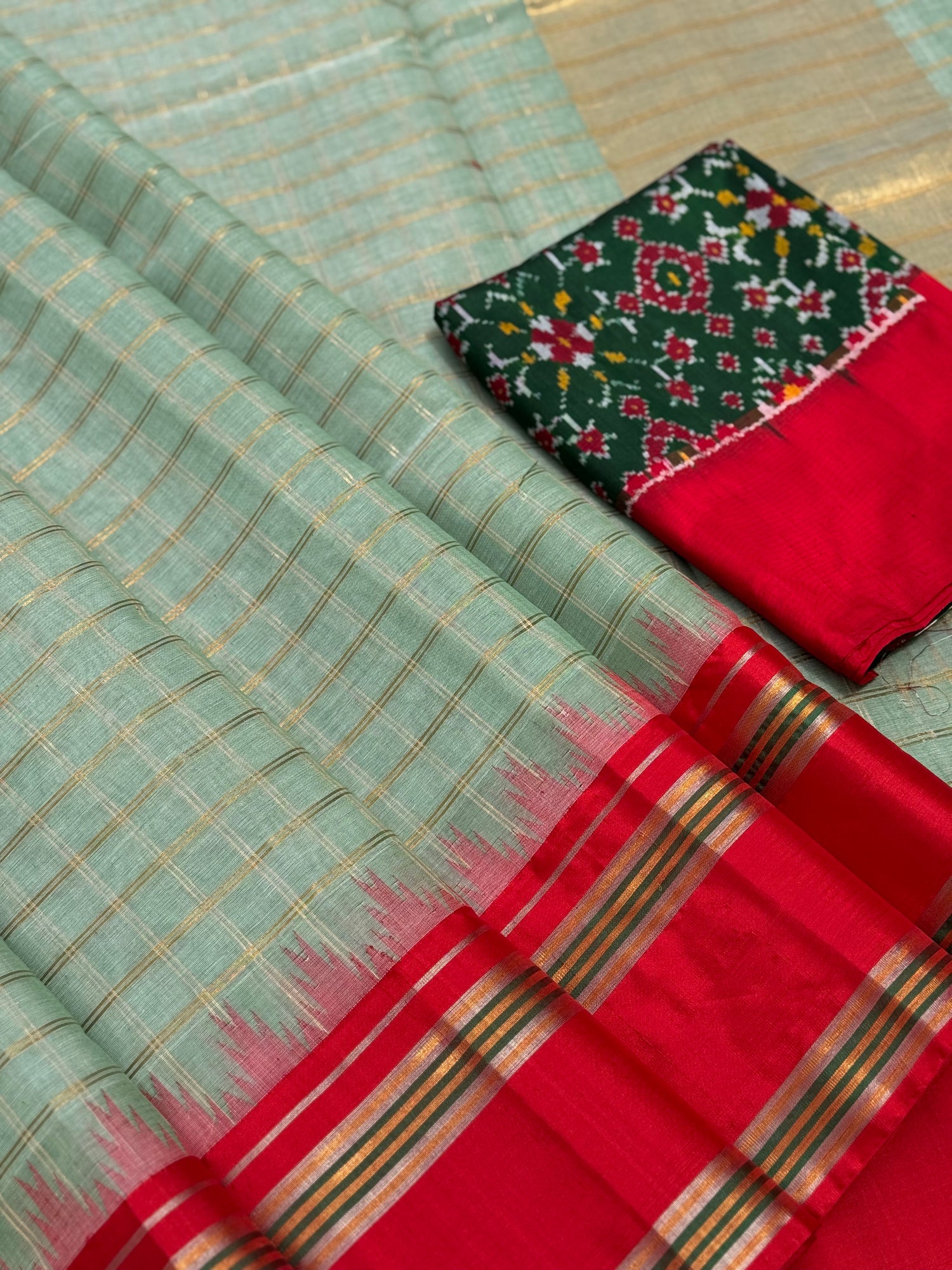 Handspun and handwoven ponduru Khadhi cotton saree