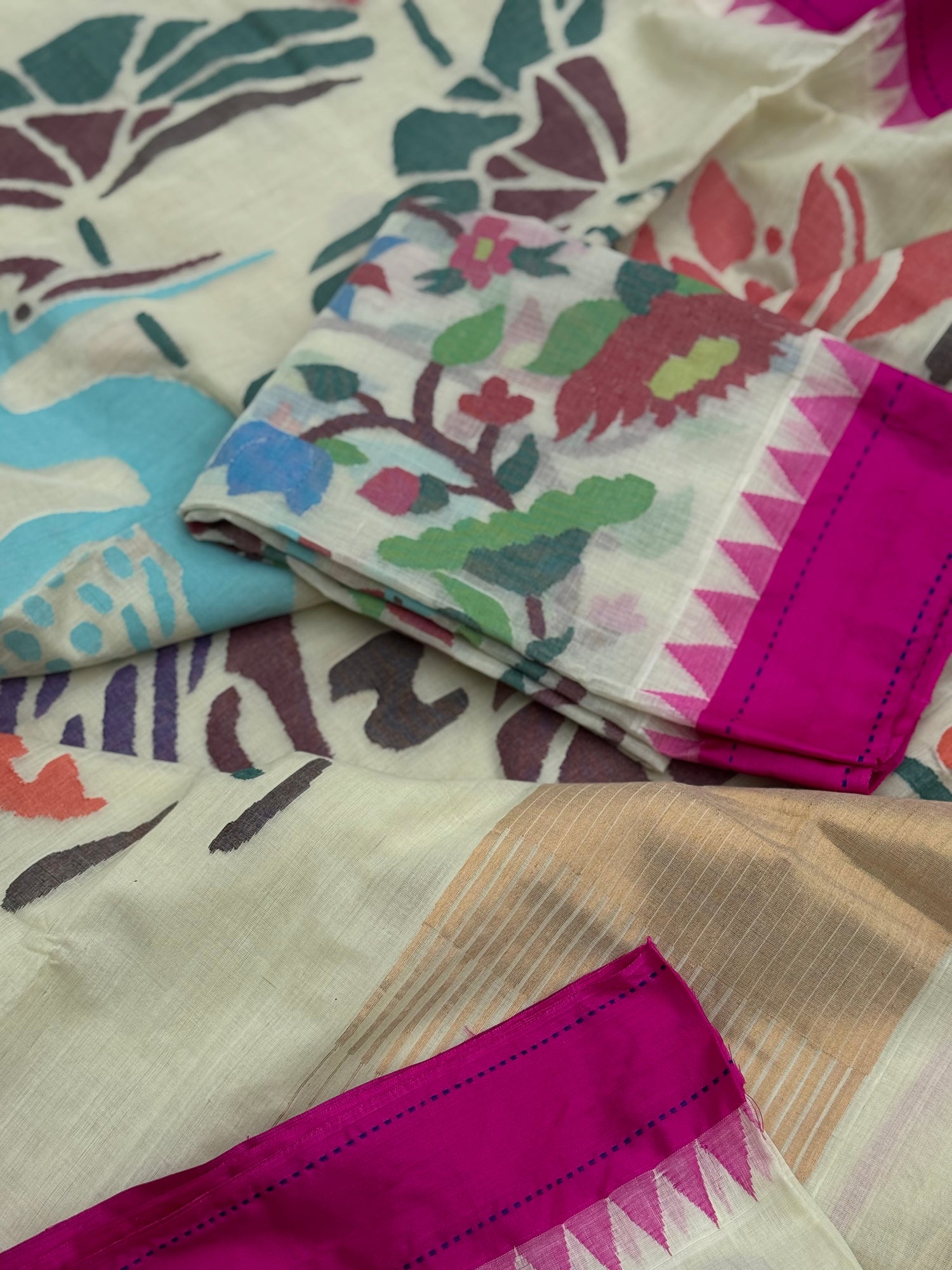Ivory with deep pink lotus pond and florals jamdani motifs ponduru Khadhi jamdani saree