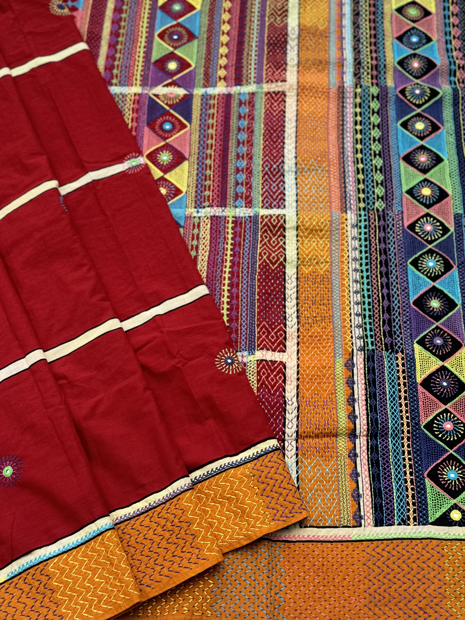 Fusion Tharagai _ A gorgeous Sickalnayakanpet Penkalamkari cotton with Lambani fusion mirror work