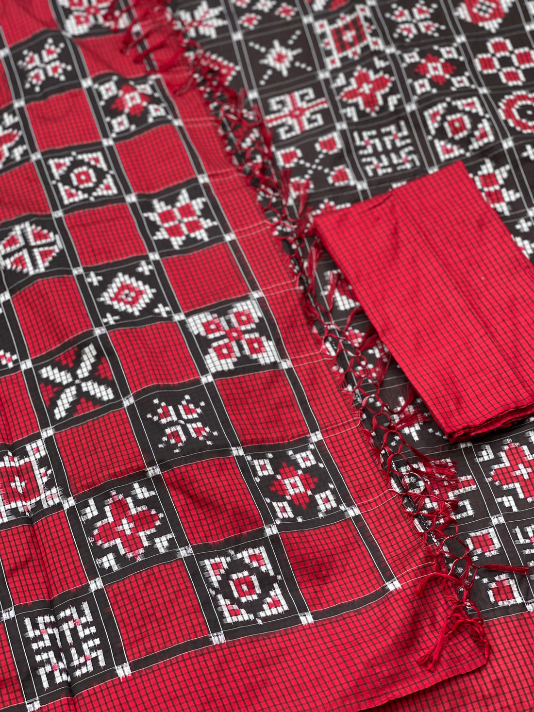 Telia Rumal Inspired 36 Motifs Silk Double Ikkat Saree