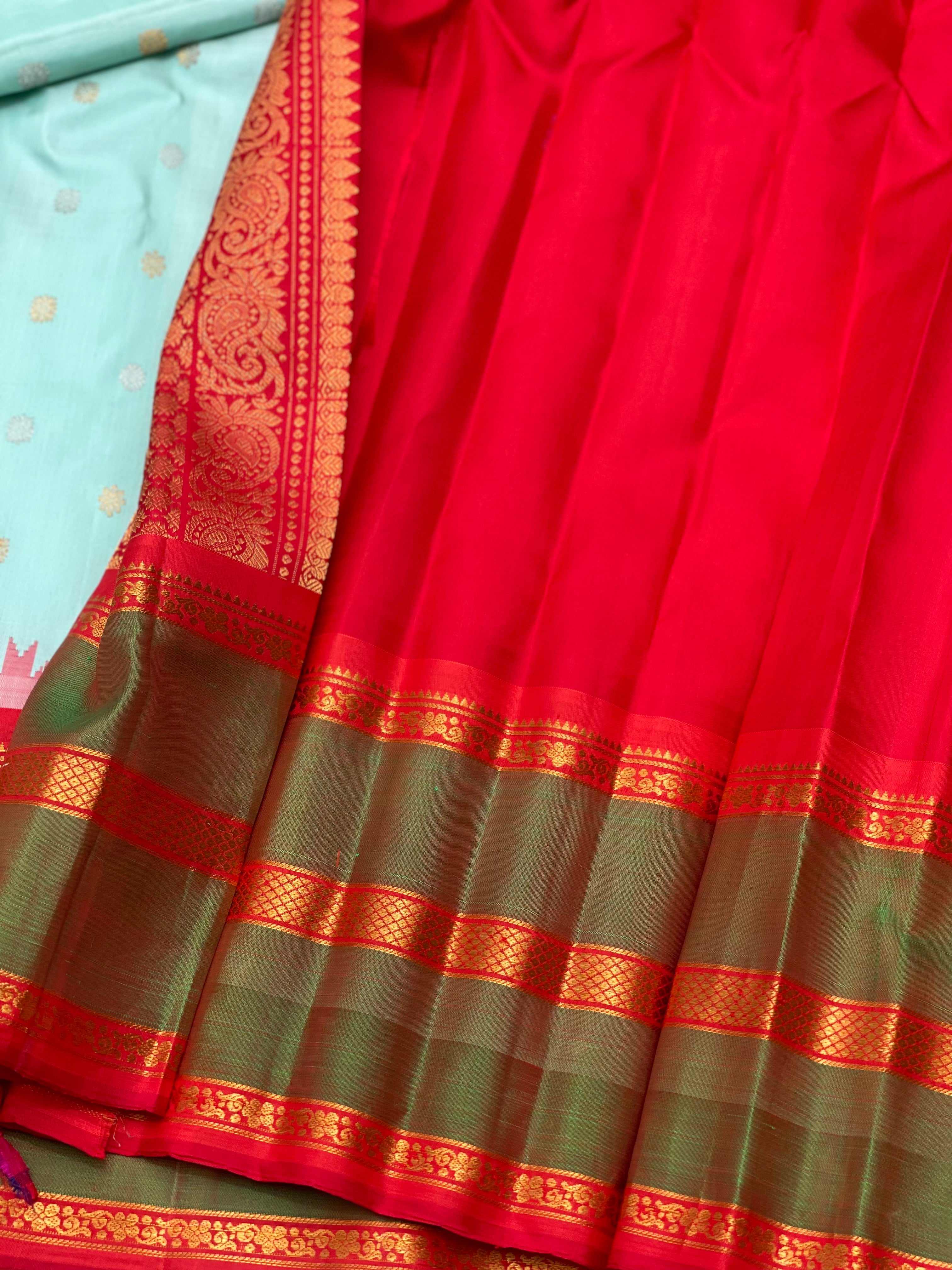 Gadwal Silk Handwoven Kuttu With Kanchi turning Border