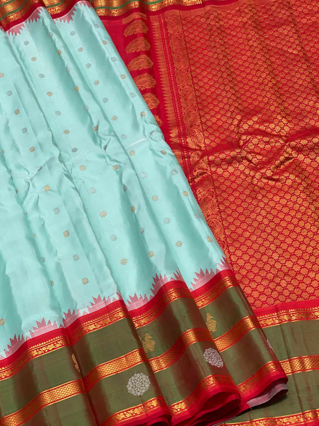 Gadwal Silk Handwoven Kuttu With Kanchi turning Border