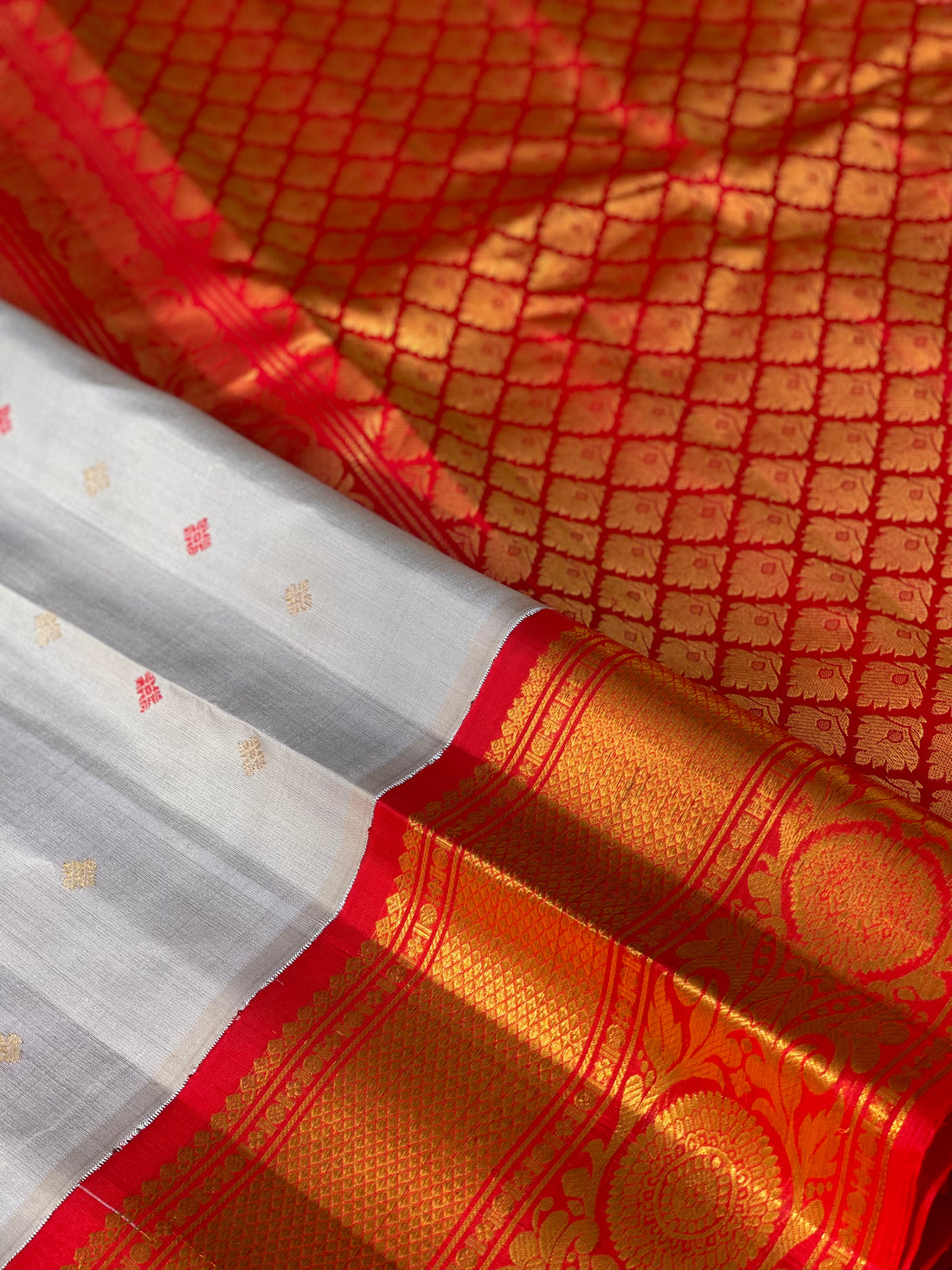 Gadwal Silk saree with Meenakari work Kanchivaram turning border