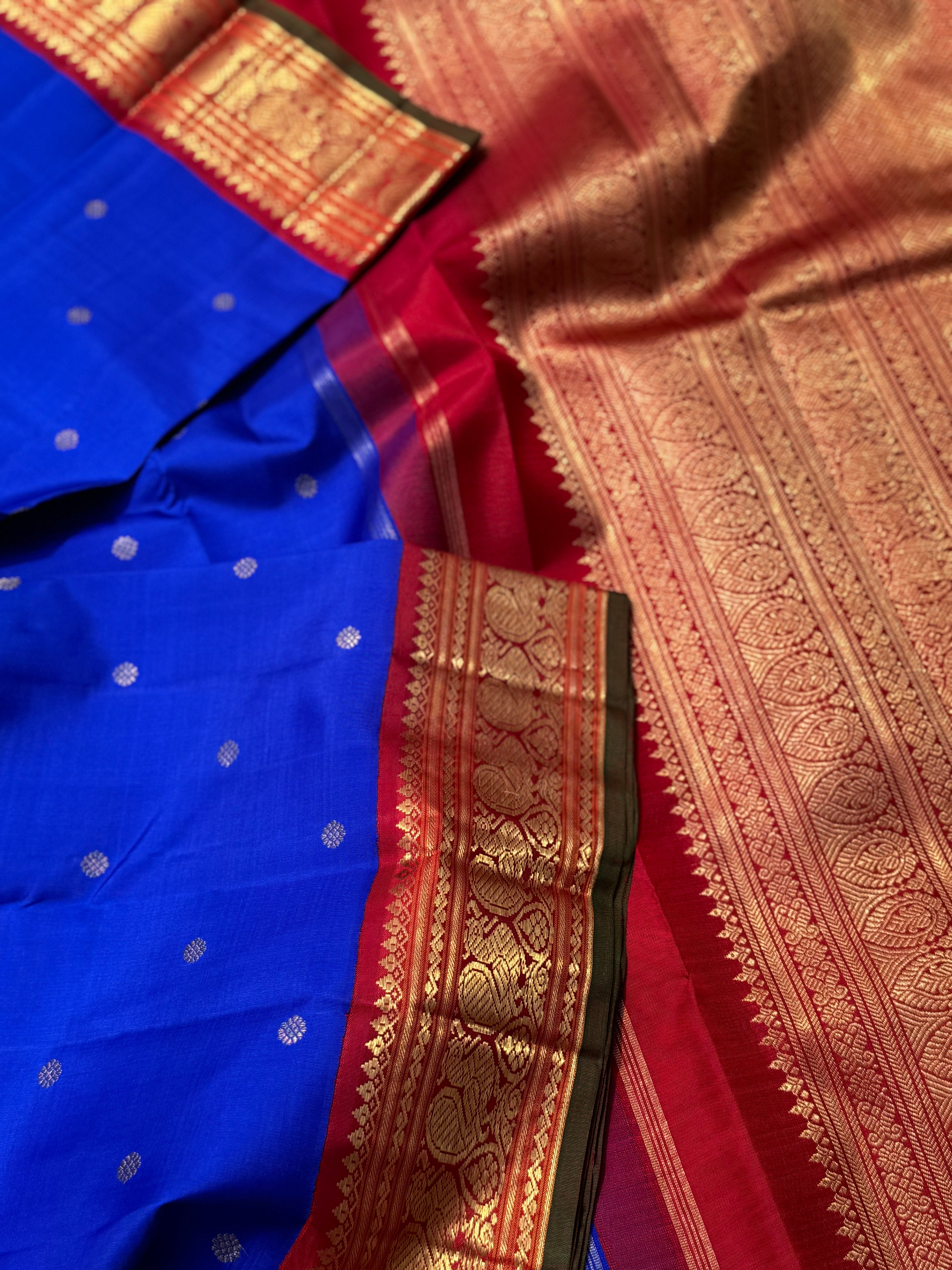 A stunner Masterpiece kanchivaram silk saree with MsBlue and arakku korvai