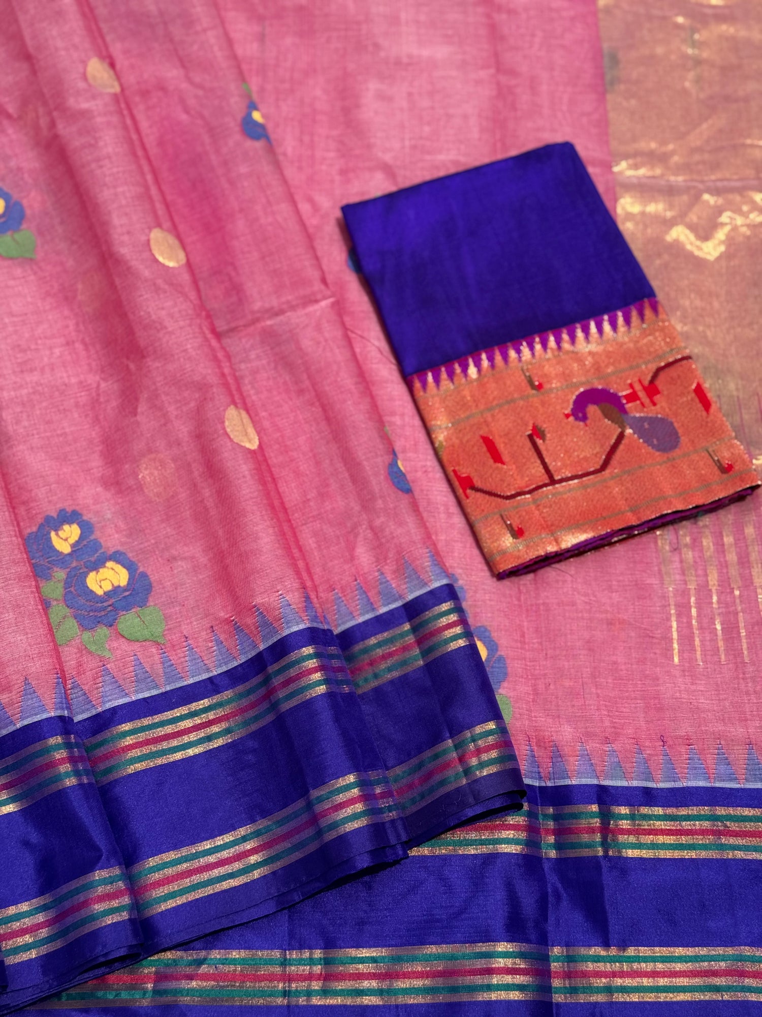 Pastel mauve pink with electric blue bouquet of flowers jamdani motifs ponduru Khadhi jamdani saree