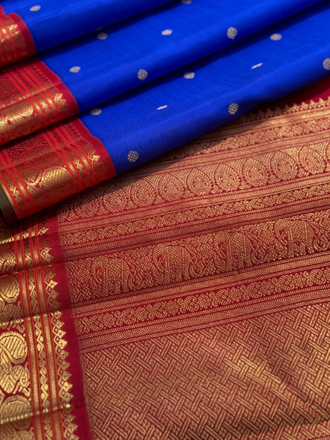 A stunner Masterpiece kanchivaram silk saree with MsBlue and arakku korvai