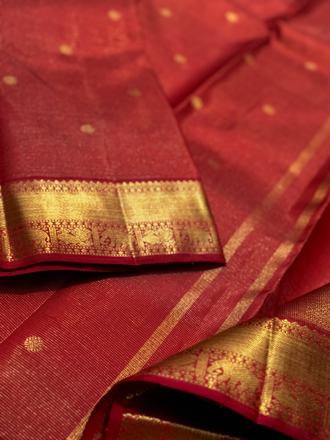 The gorgeous masterpiece woven bridal red vairaoosi kanchivaram silk Saree