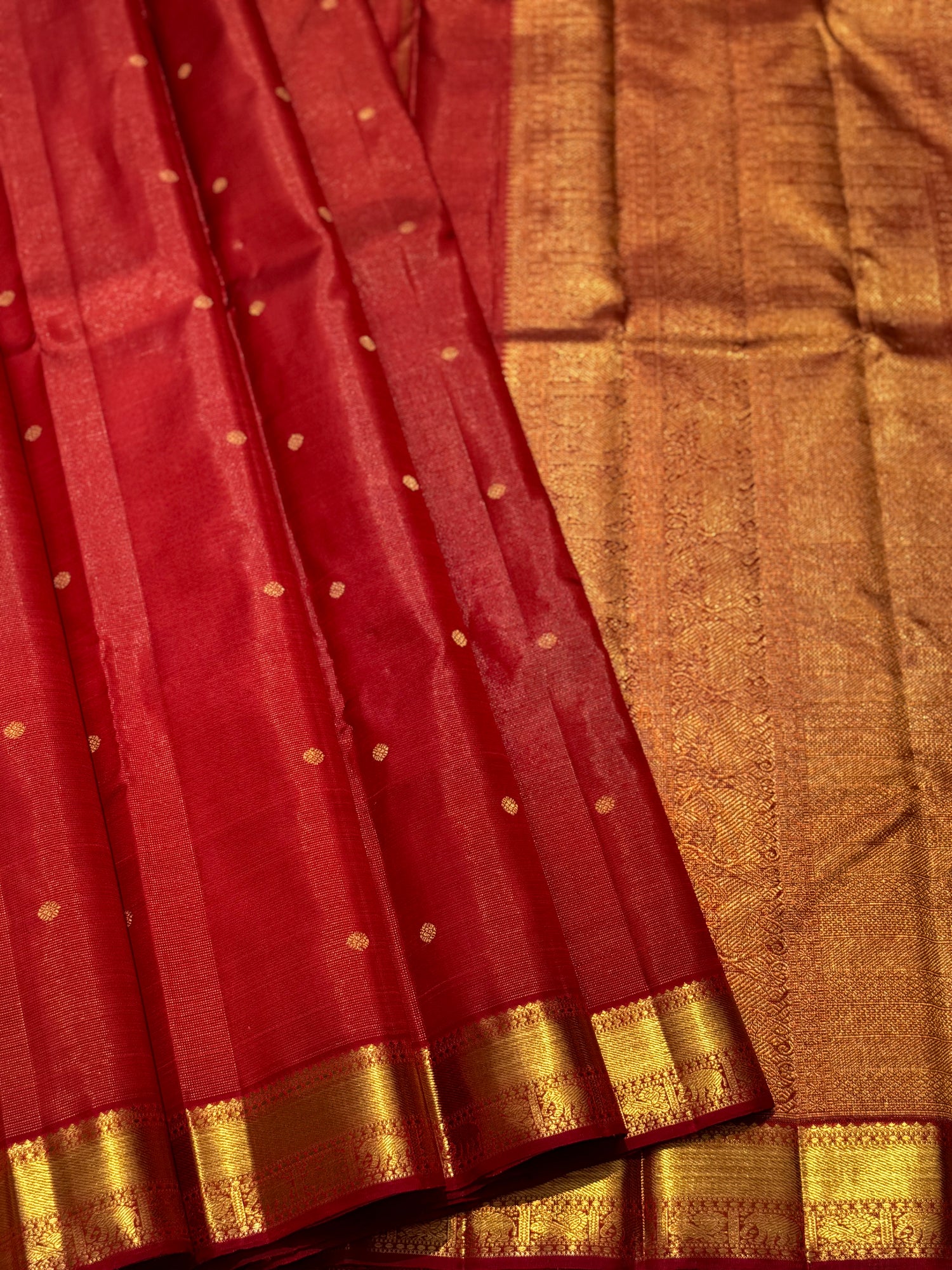 The gorgeous masterpiece woven bridal red vairaoosi kanchivaram silk Saree