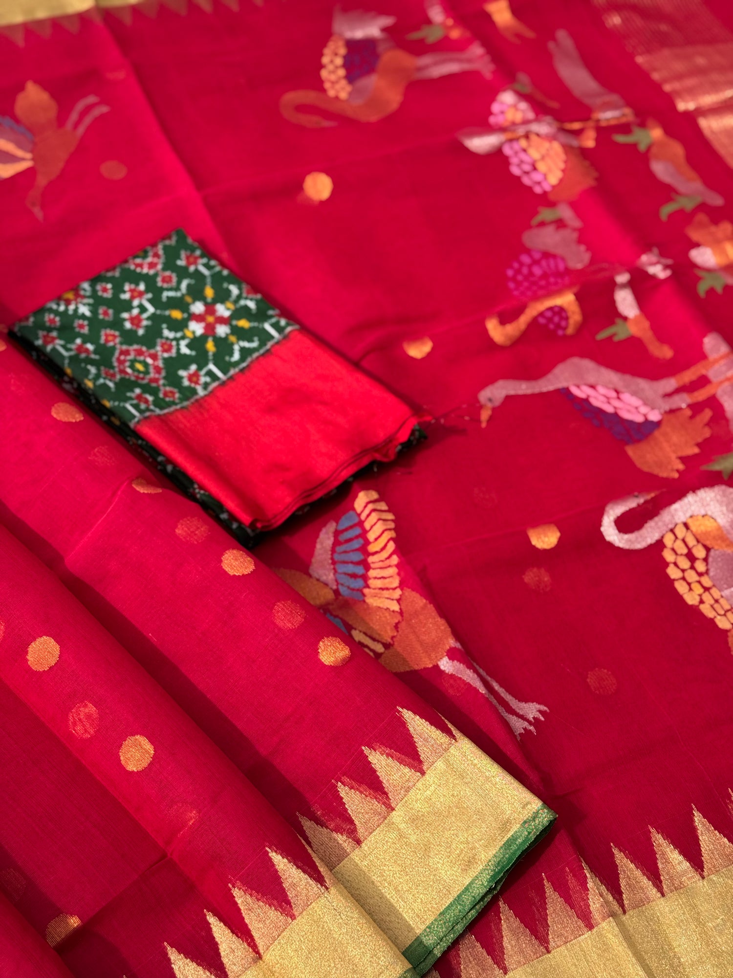 A gorgeous handspun ponduru Khadhi jamdani cotton saree in red