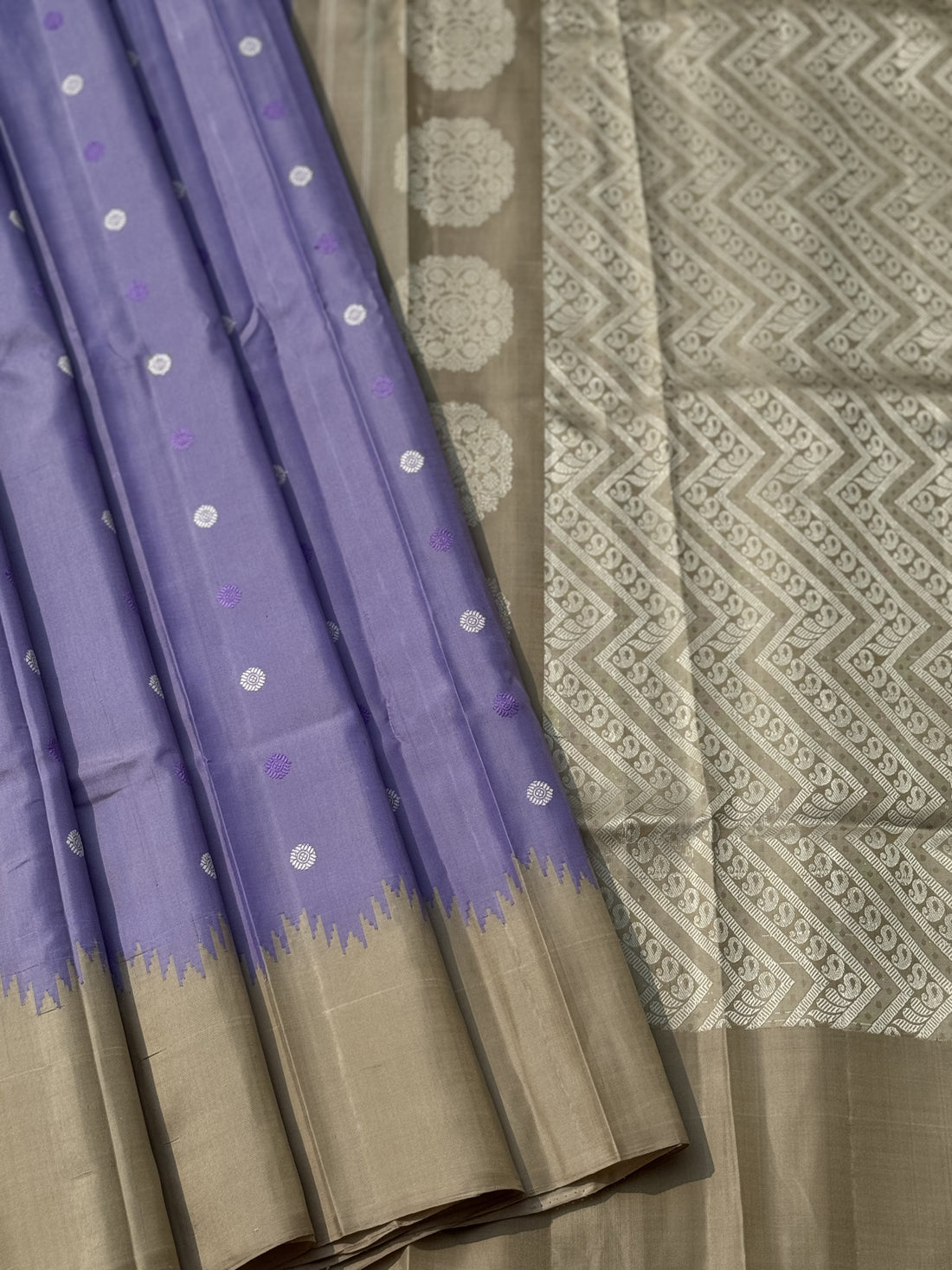 A gorgeous No Zari Lilac with snuff handwoven soft and lustrous gadwal silk saree