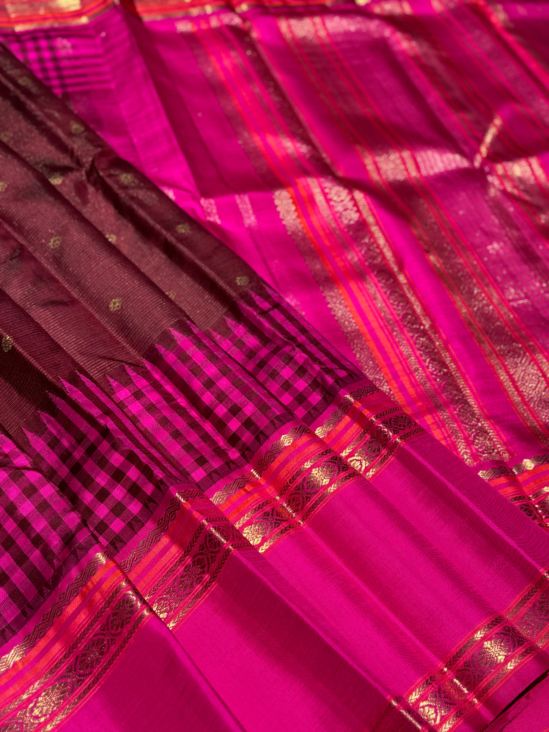 PARAMPARA Kanchivaram silk saree in V-paakku betelnut  brown with pink shade
