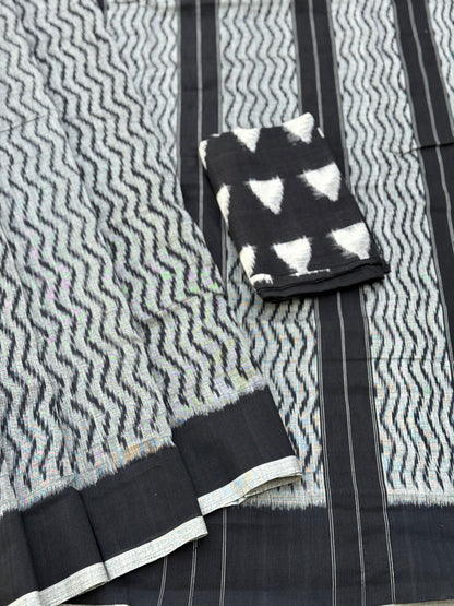Single Ikkat weft Cotton Saree in lehariya patternnz