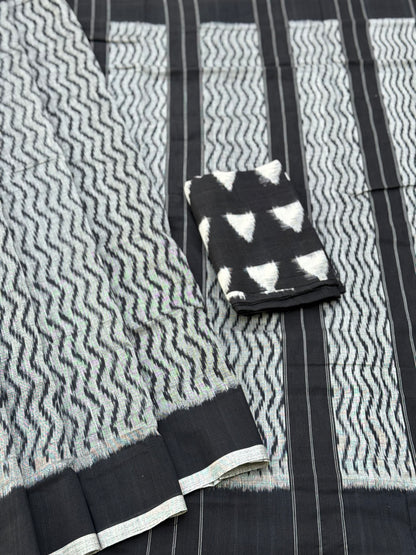 Single Ikkat weft Cotton Saree in lehariya patternnz