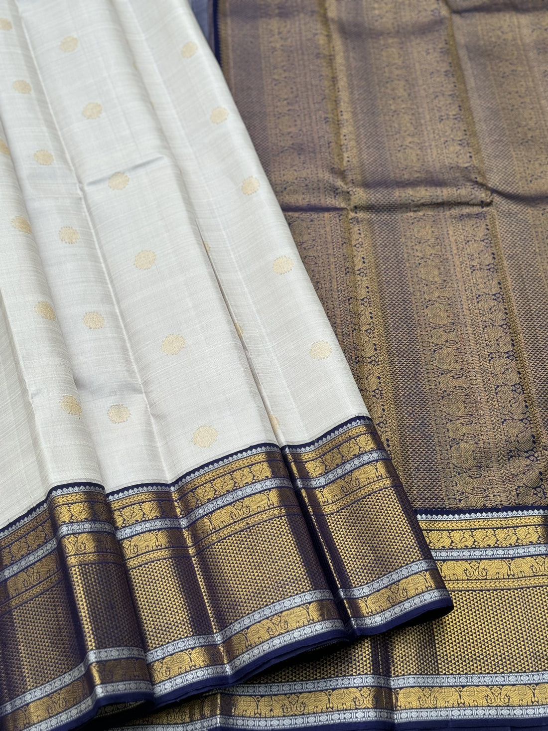 Ivory gold with deep navy blue korvai zari border kanchivaram silk SAREE