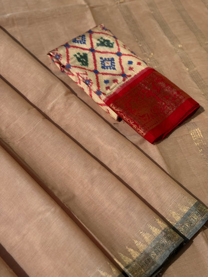 Handspun Khadhi cotton saree with grey dobby border with tissue blouse