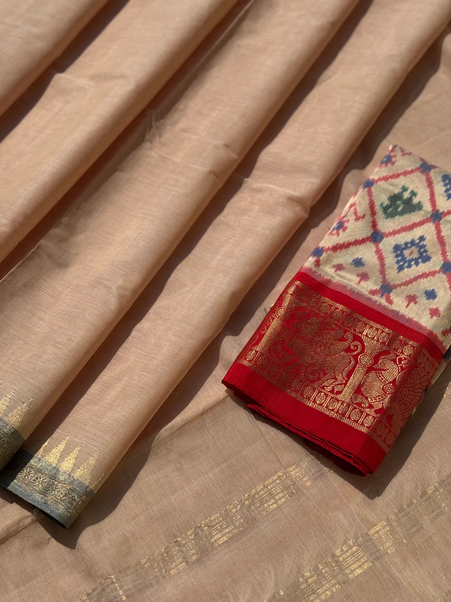 Handspun Khadhi cotton saree with grey dobby border with tissue blouse