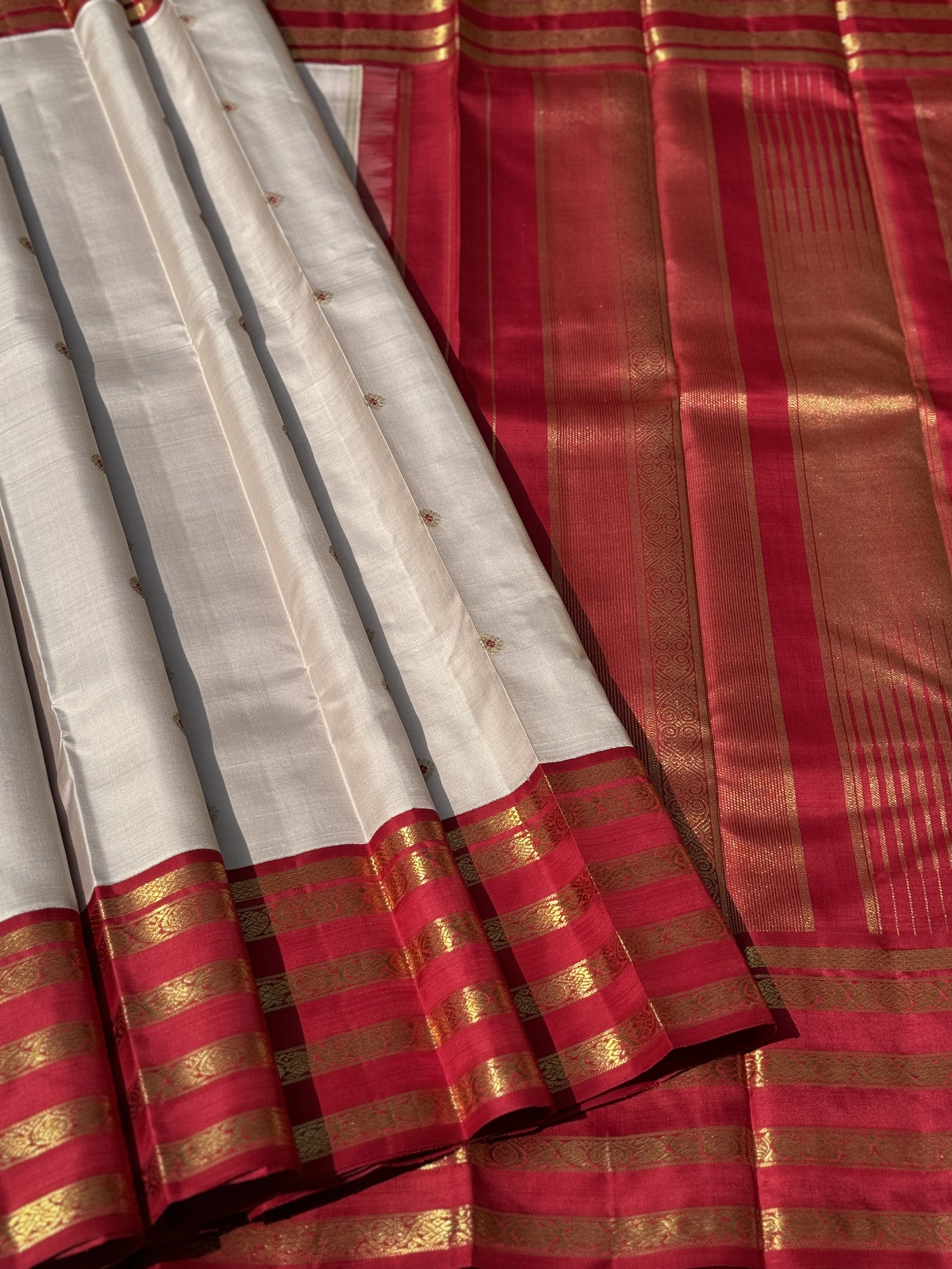 Revival vintage korvai kanchivaram silk saree with 5 pettu border