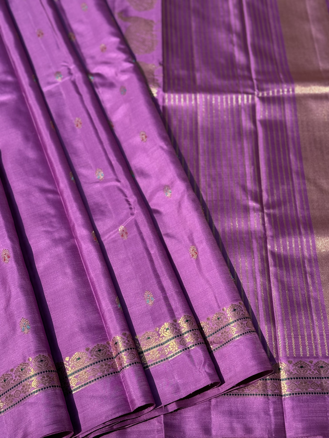 Masterpiece Lilac shade Kanchivaram silk saree with Magnificent peacock Pallu