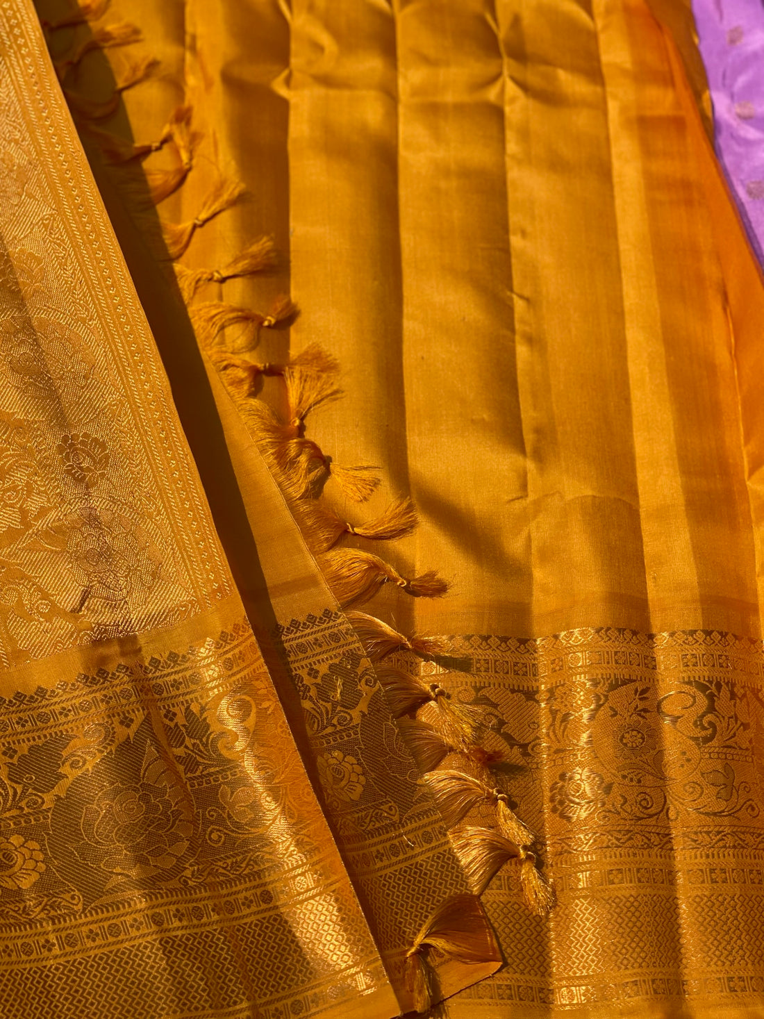 Handwoven Gadwal Silk With Kanchi Kuttu Border In Contrast Mustard And Grand Pallu Saree