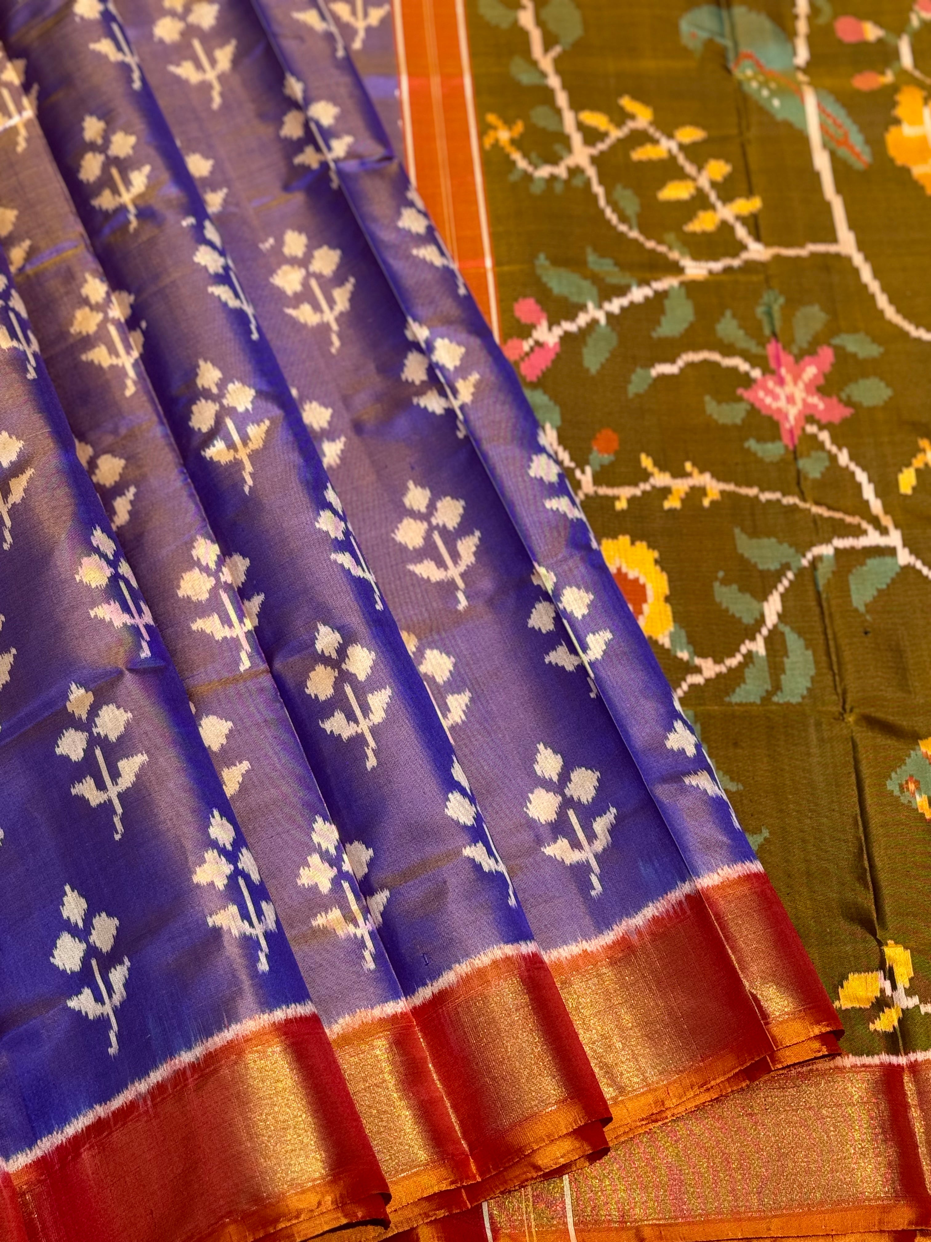 A gorgeous tissue with purple and orange shade single ikkat patola silk SAREE