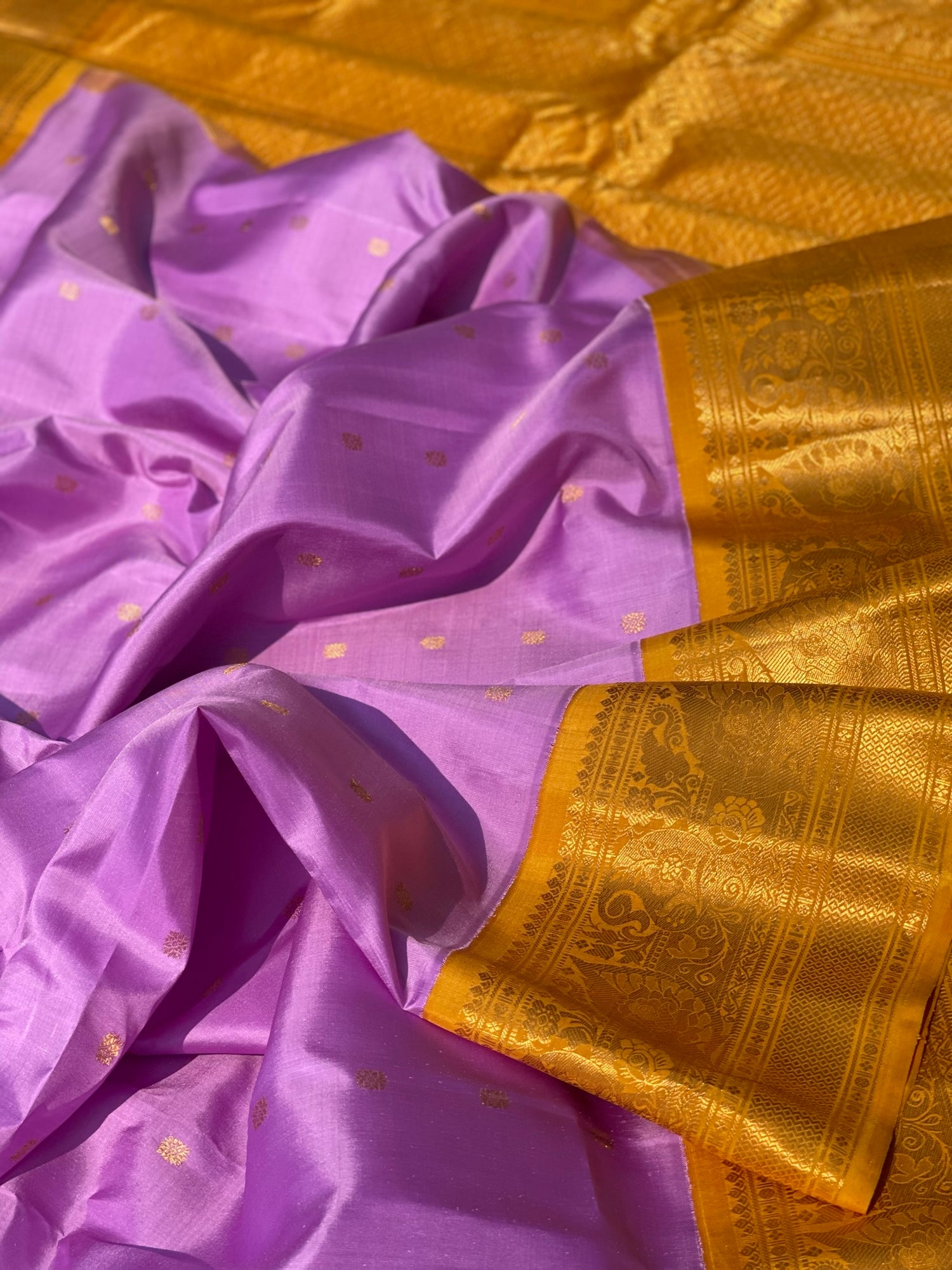 Handwoven Gadwal Silk With Kanchi Kuttu Border In Contrast Mustard And Grand Pallu Saree