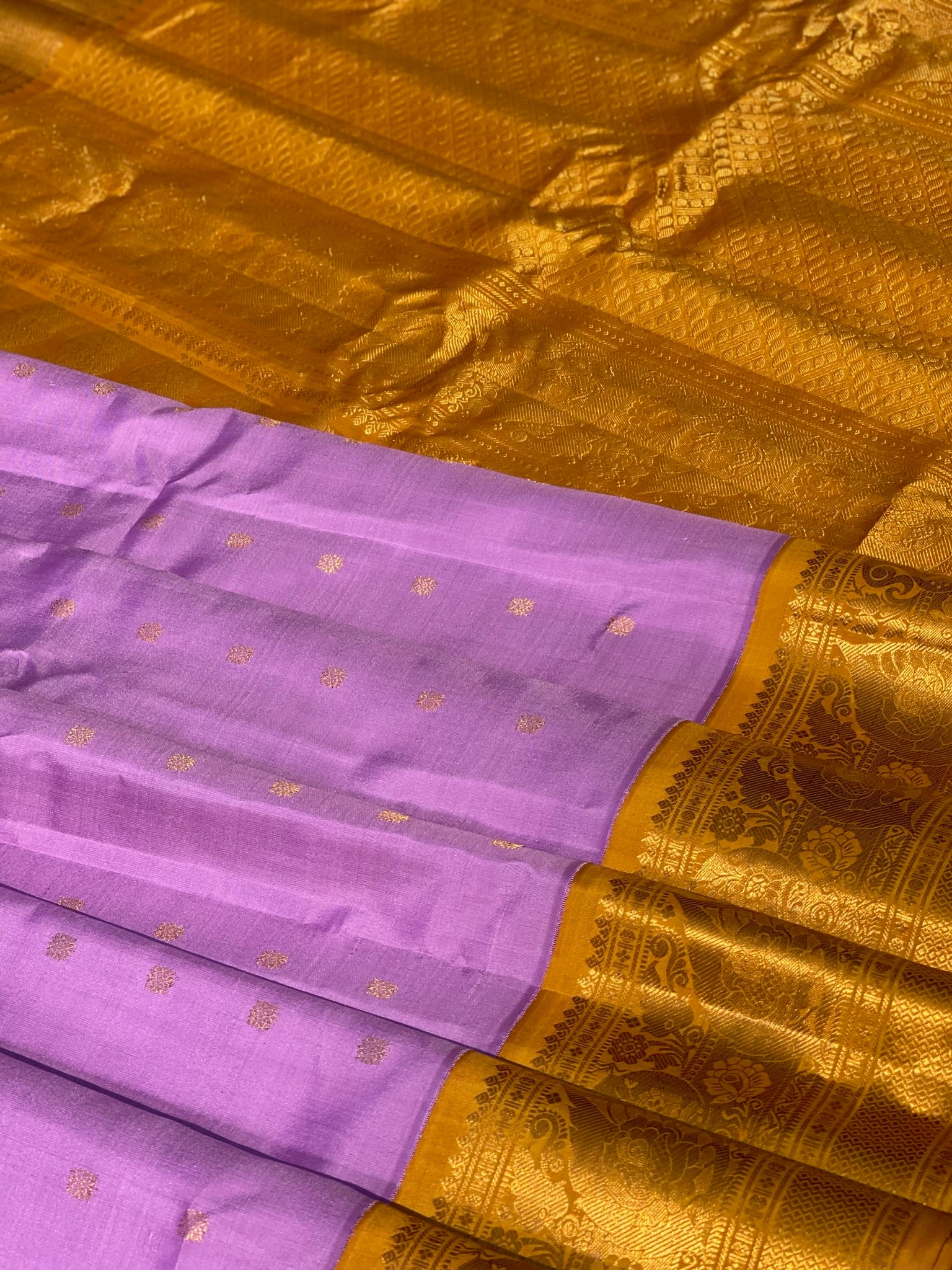 Handwoven Gadwal Silk With Kanchi Kuttu Border In Contrast Mustard And Grand Pallu Saree