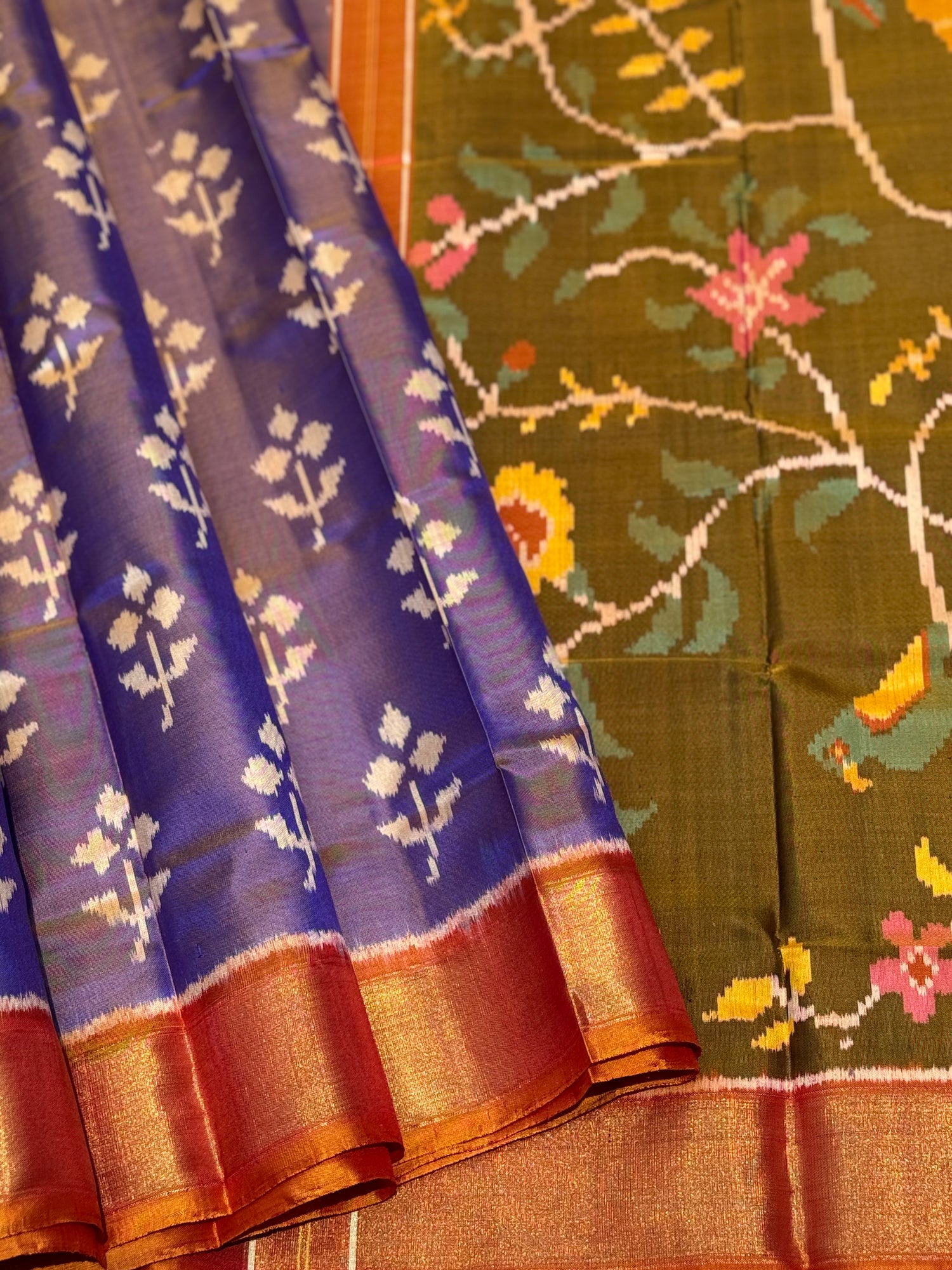 A gorgeous tissue with purple and orange shade single ikkat patola silk SAREE