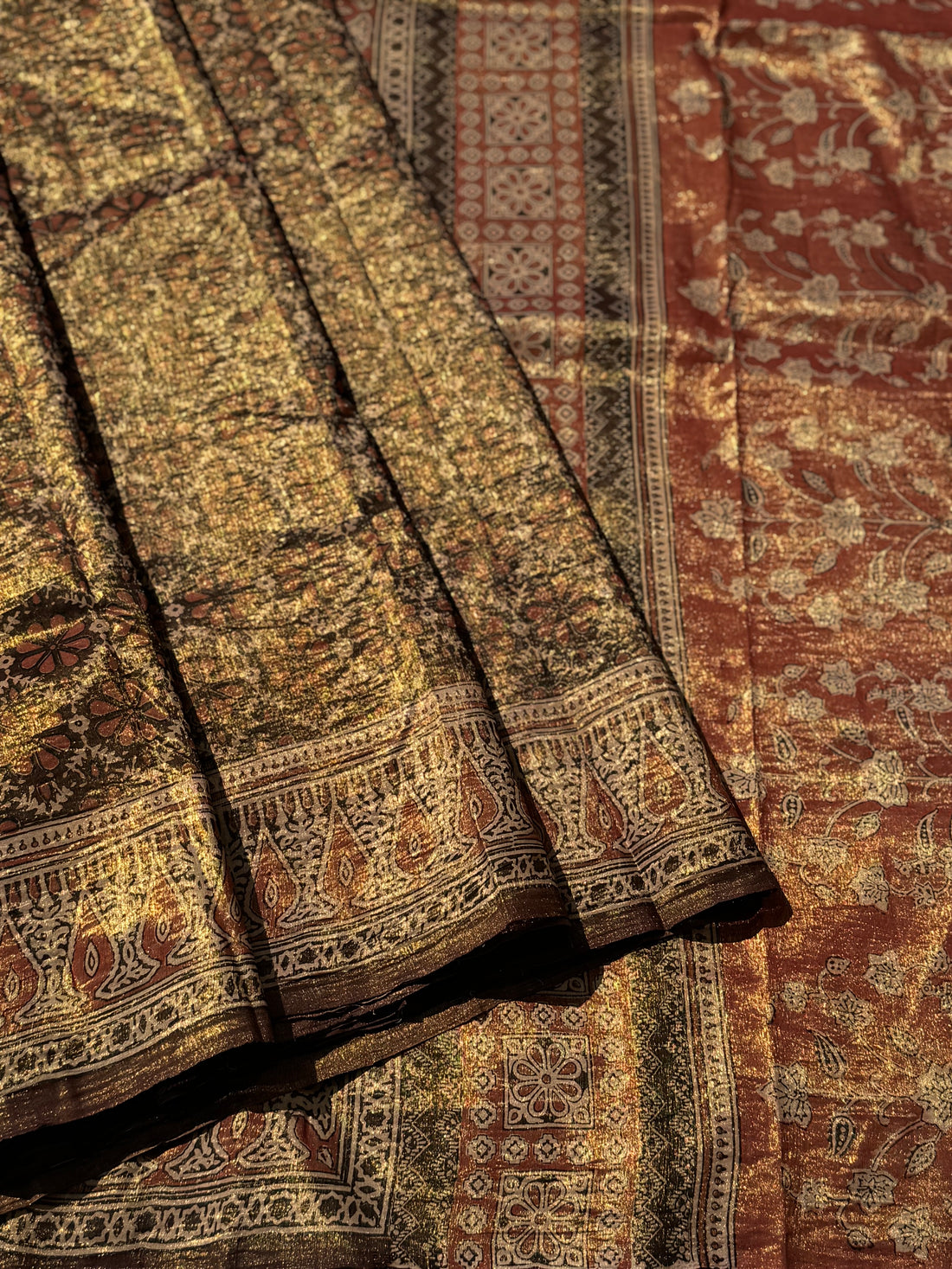 EYARKAI - NATURAL DYE KODALIKARUPPUR BLOCK PRINTS ON TISSUE ZARI GROUNDED COTTON SAREE