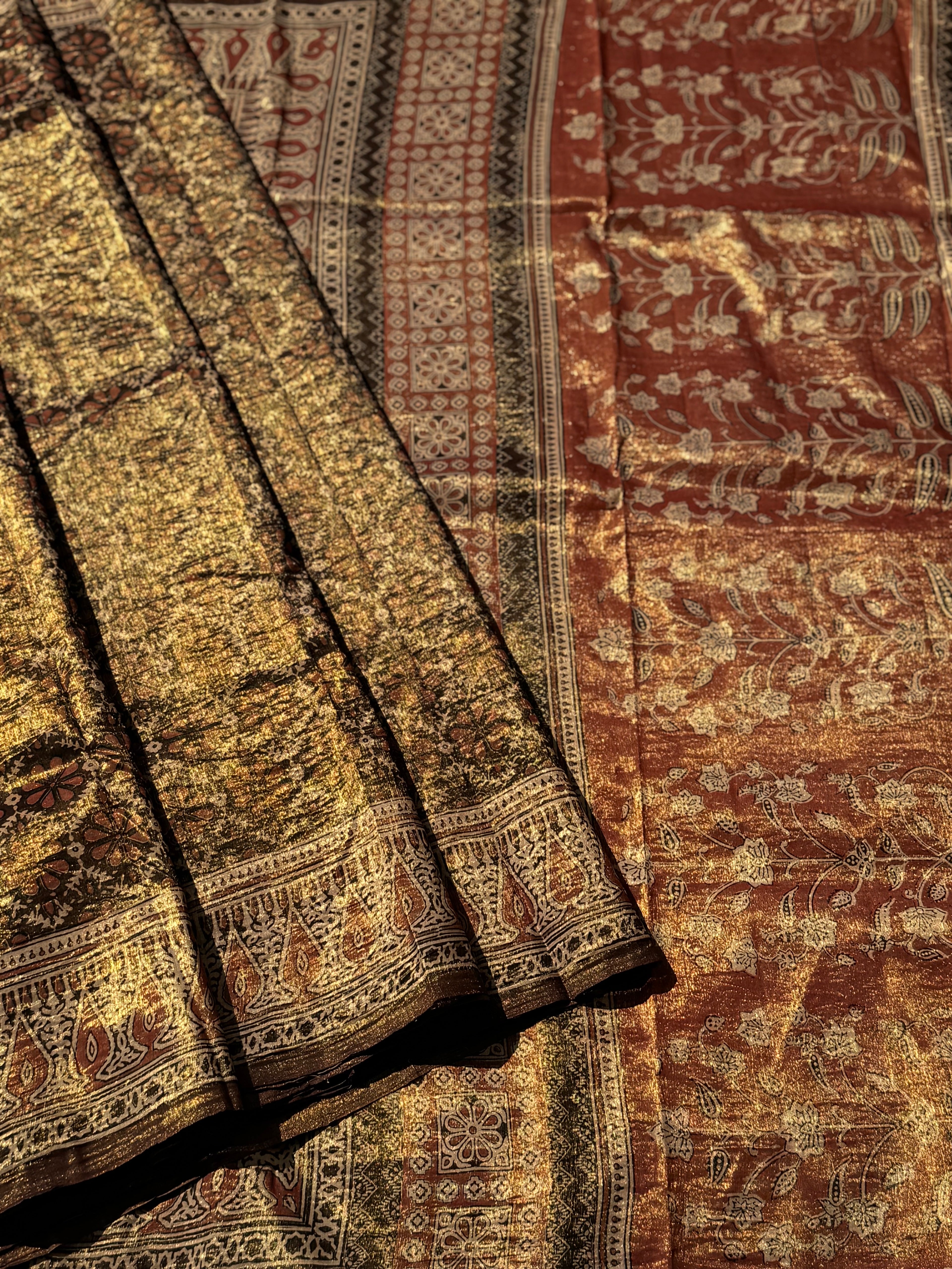 EYARKAI - NATURAL DYE KODALIKARUPPUR BLOCK PRINTS ON TISSUE ZARI GROUNDED COTTON SAREE