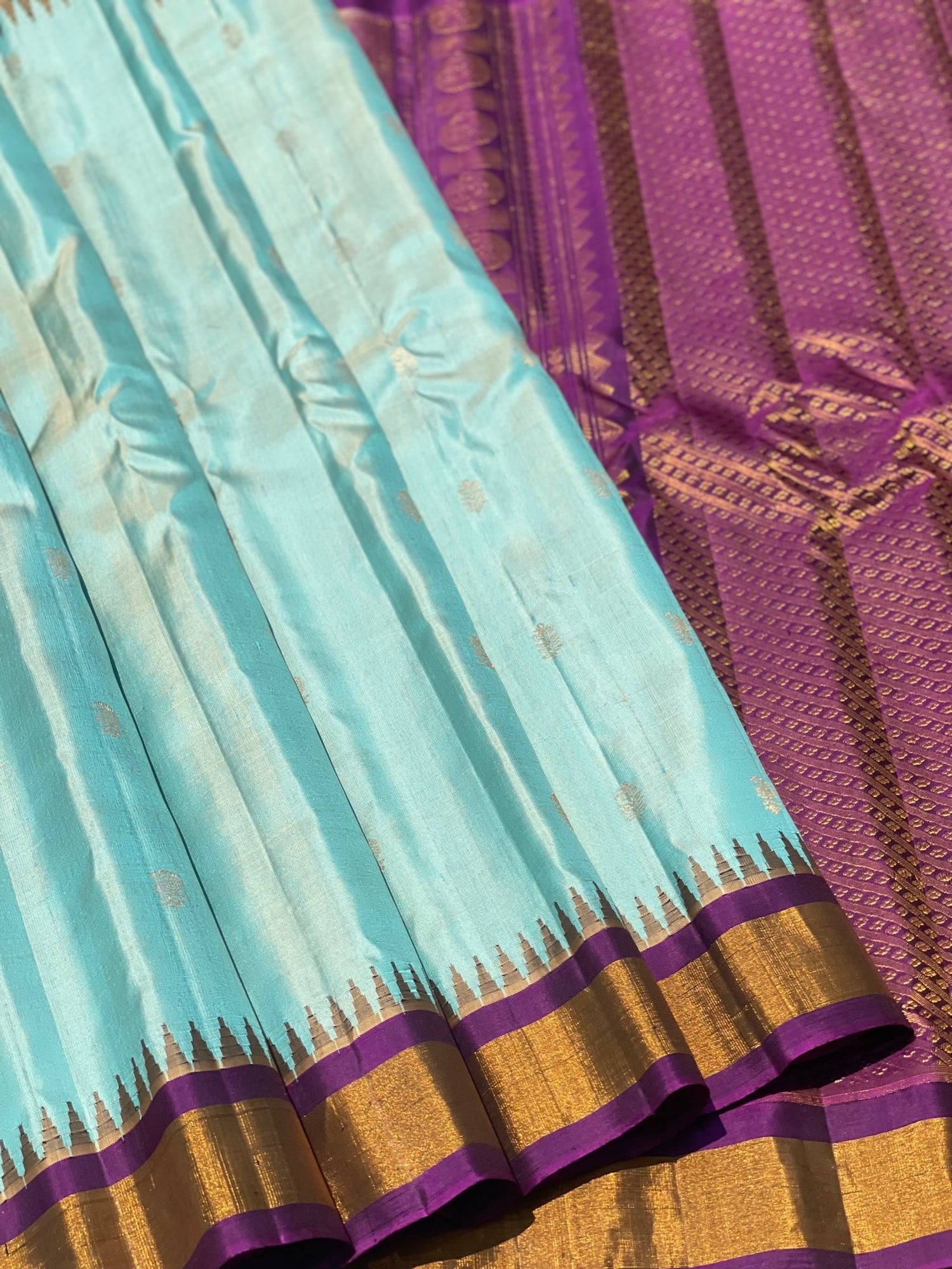 Handwoven Gadwal Silk With Temple Border, Plain Body And Grand Pallu Saree