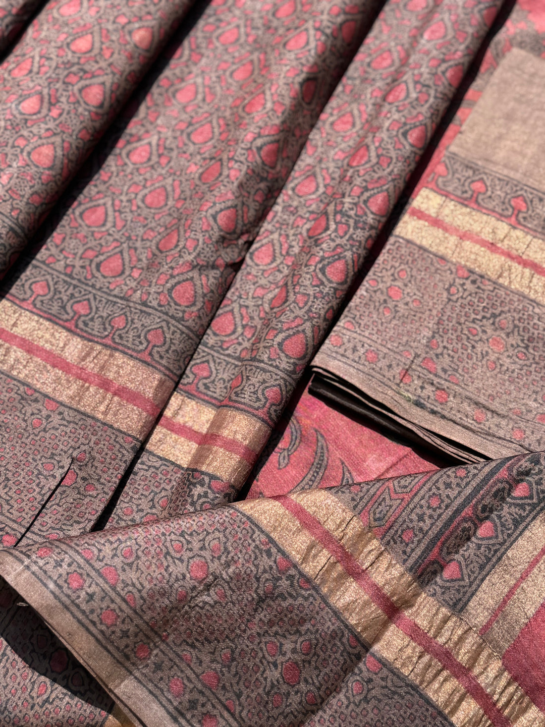 EYARKAI - NATURAL DYE KODALIKARUPPUR BLOCK PRINTS ON TUSSAR BY MULBERRY SILK