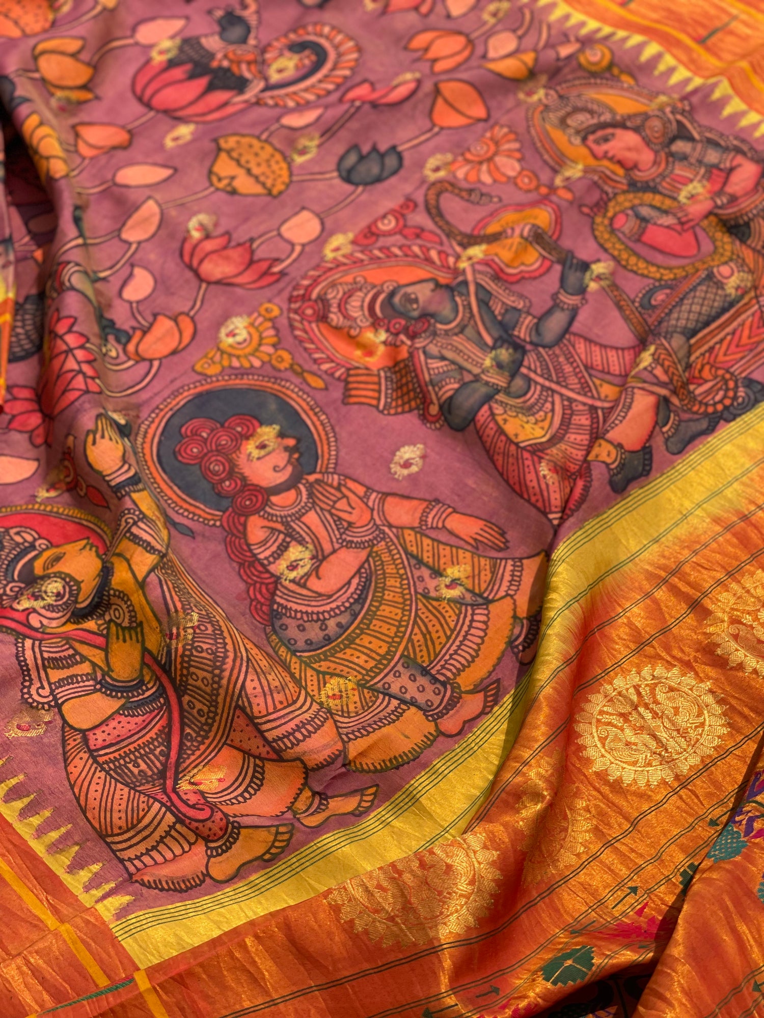 HandDrawn And Hand Painted Penkalamkari In pastel lavender Paithani Silk Saree with single Muniya border