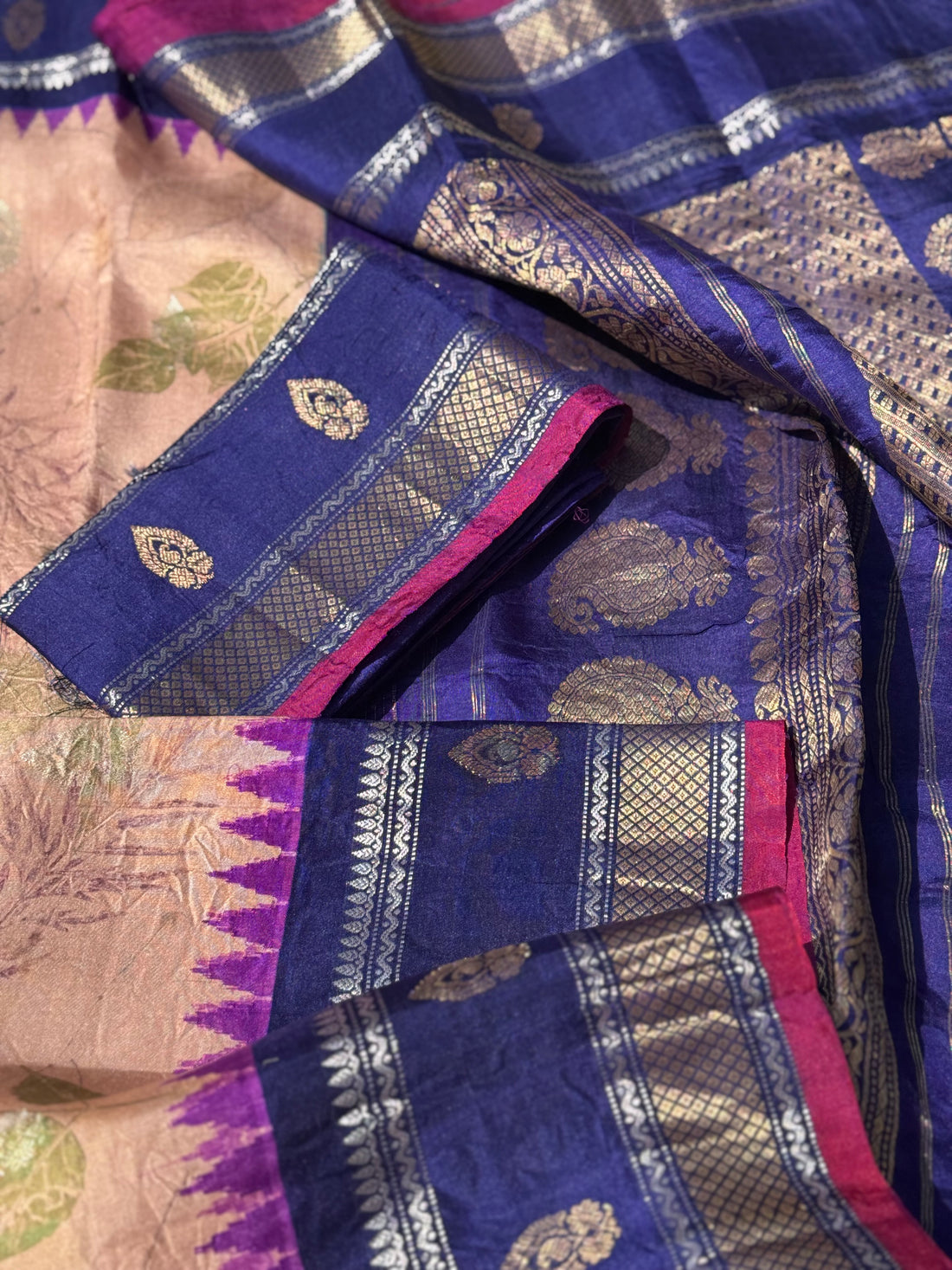 A gorgeous natural ecoprints done on pastel onion pink with purple kuttu gadwal silk saree