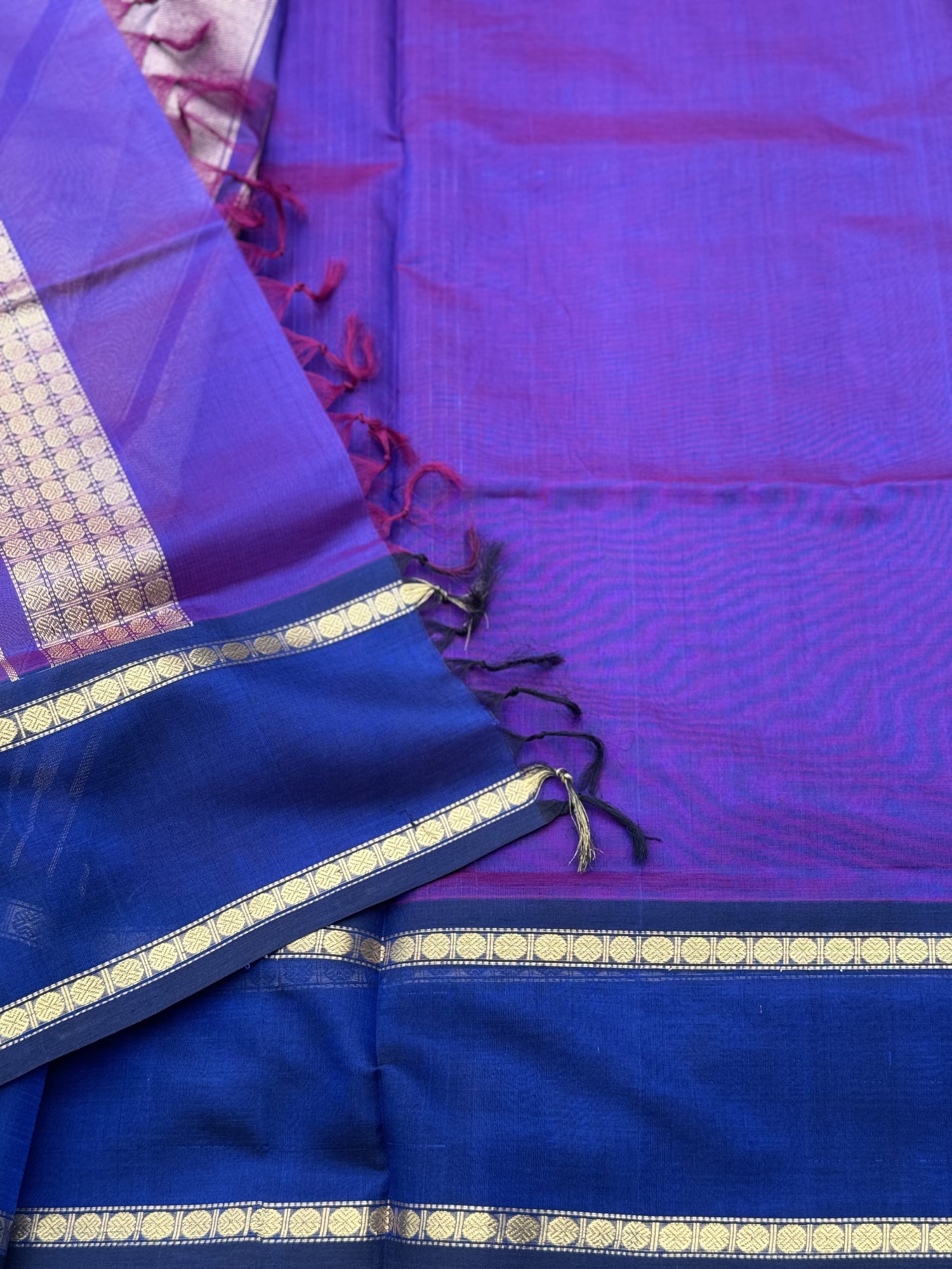 A gorgeous Purple blue shade handwoven zari muthuseer Kanchi silk cotton saree