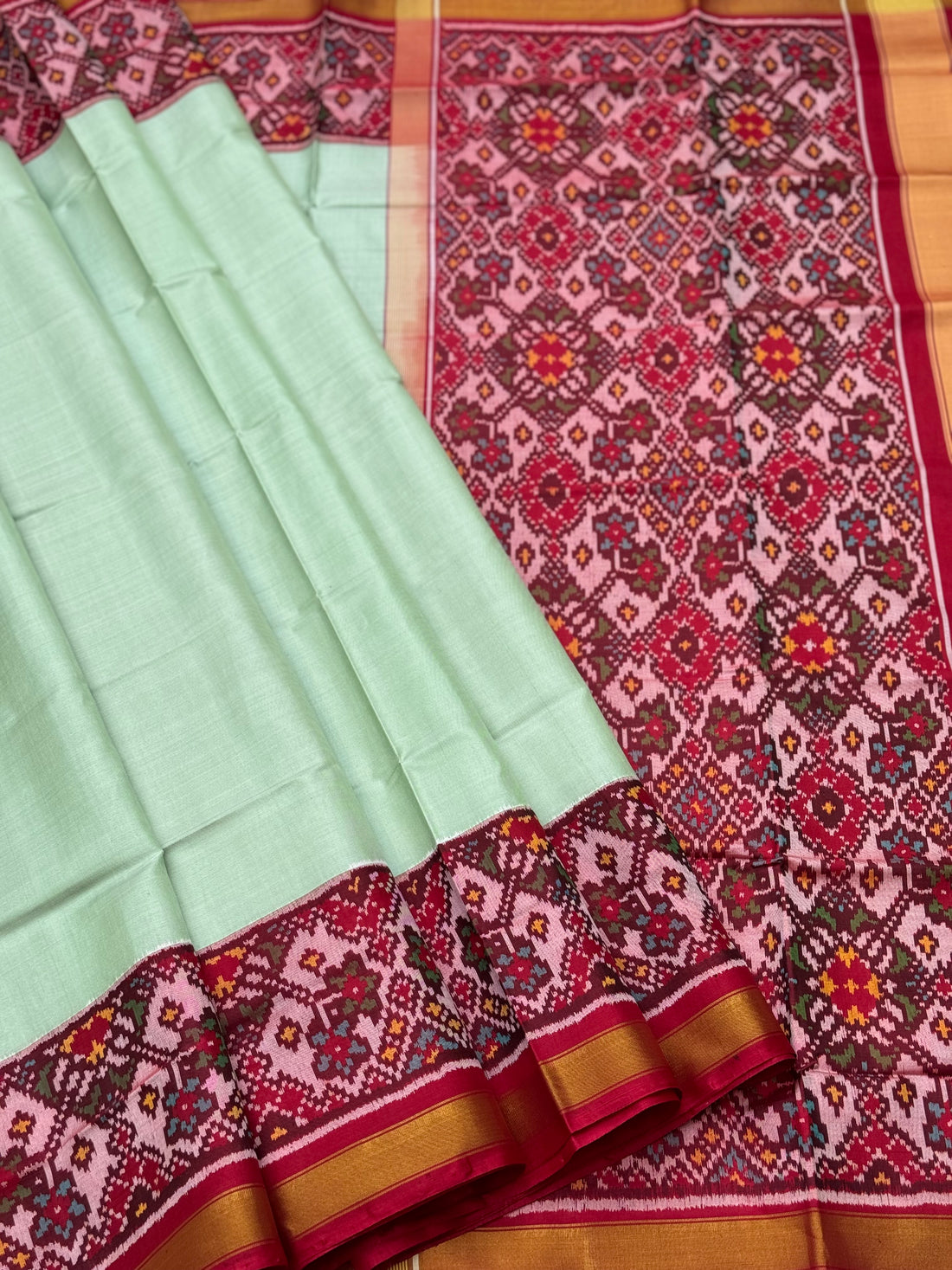 Cardamom green /Elaichi green Patola single ikkat silk saree