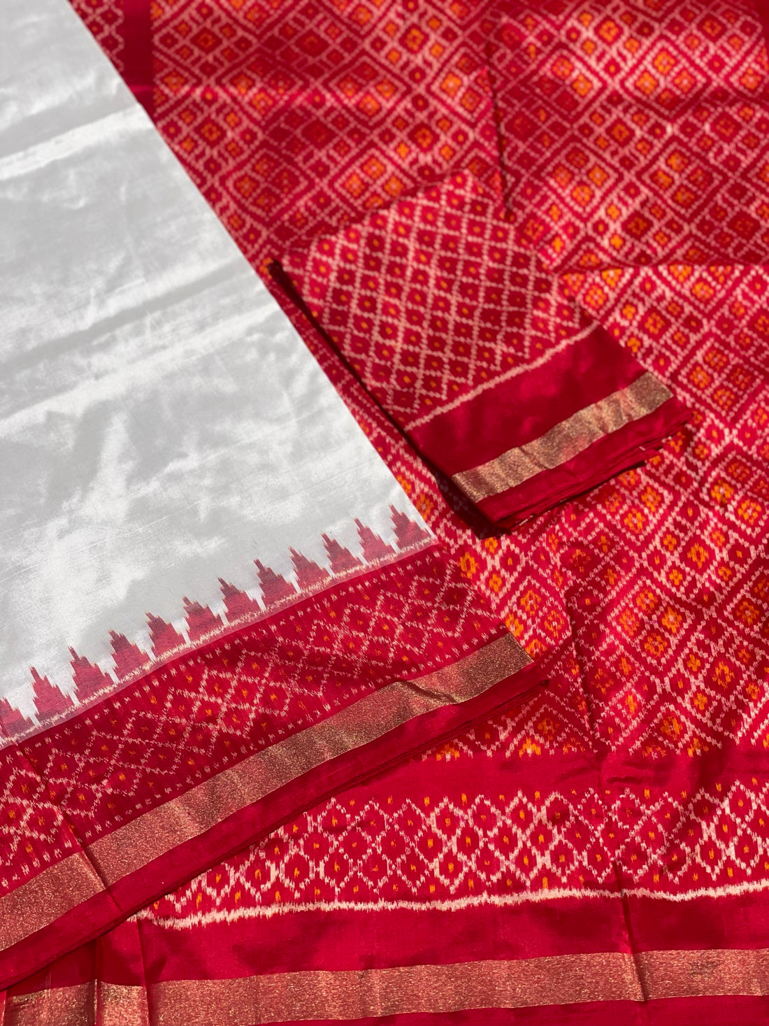 Designer Exclusive Premium Mulberry Silk Ikkat Bhandej Motifs Saree