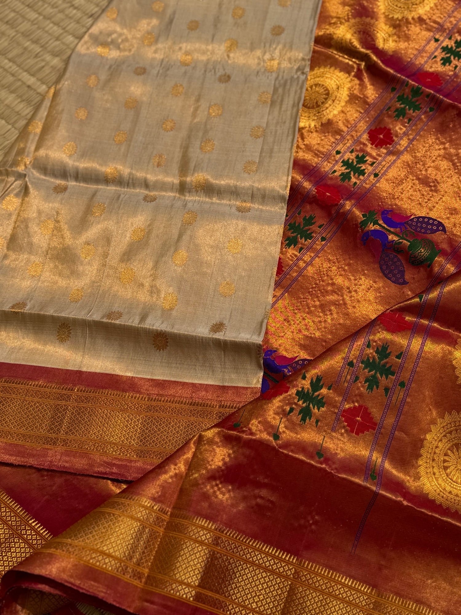 A beautiful Handloom gadwal tissue silk saree with border