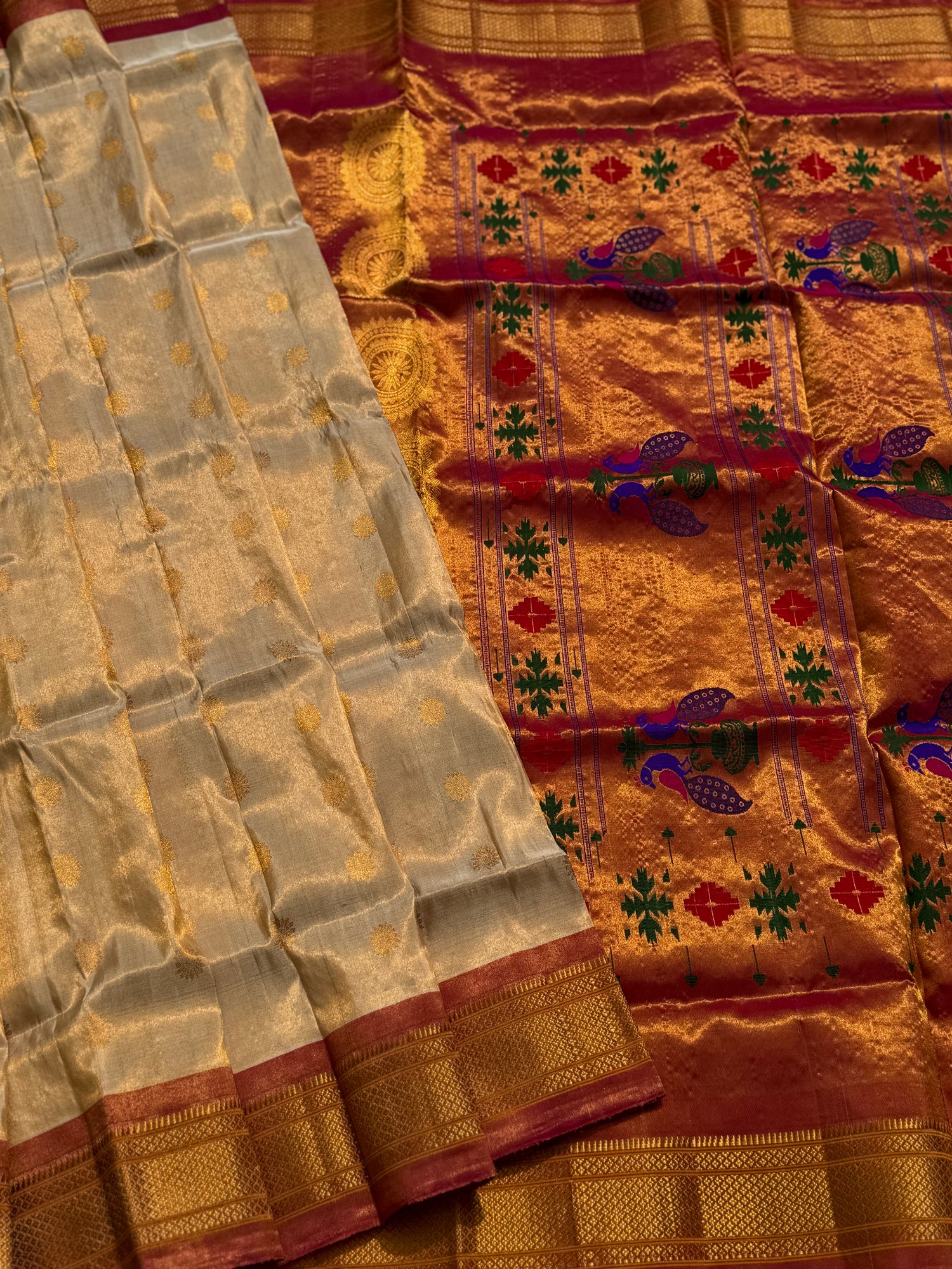A beautiful Handloom gadwal tissue silk saree with border