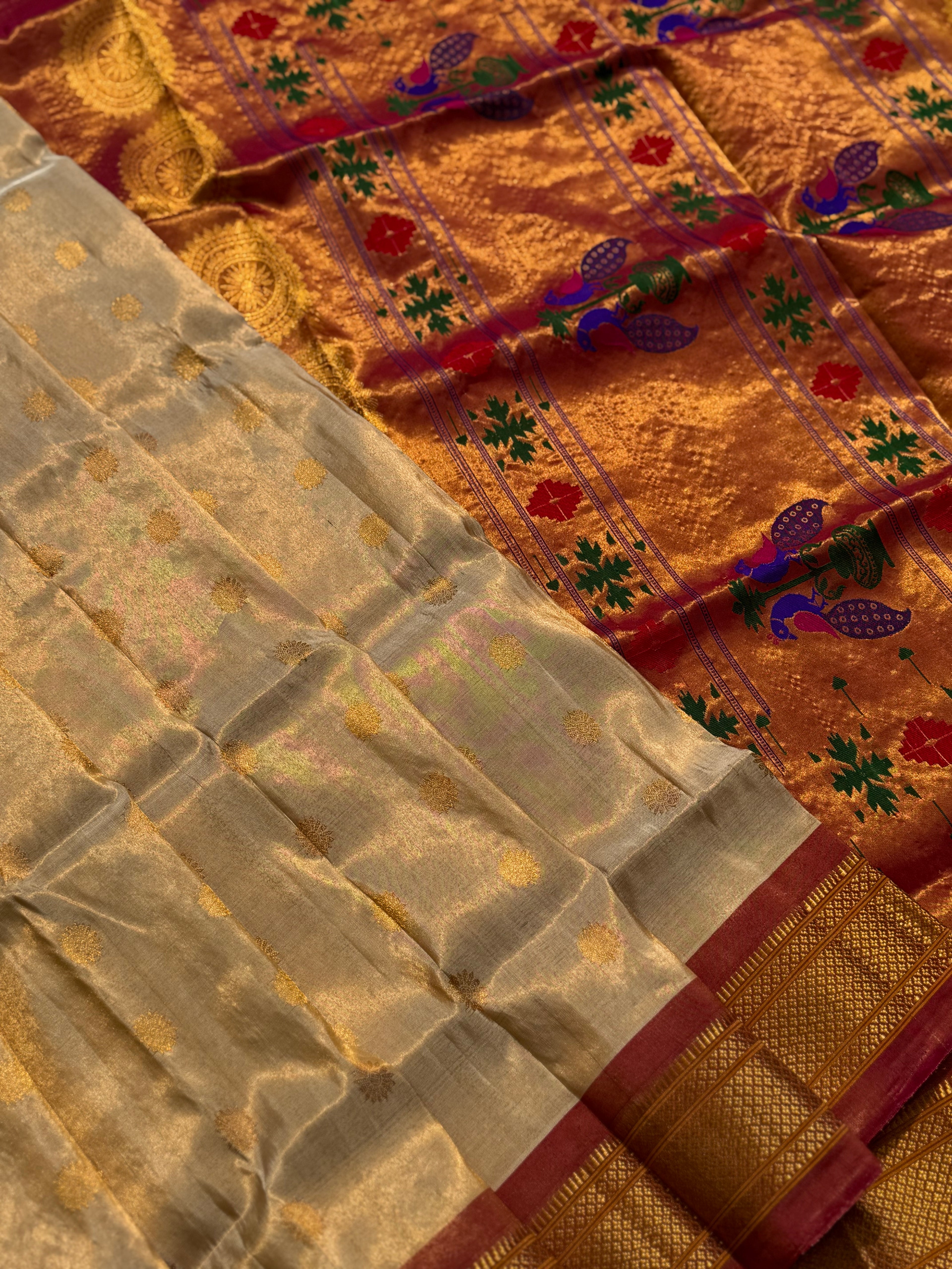 A beautiful Handloom gadwal tissue silk saree with border