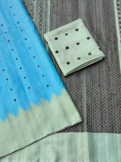 No zari woven blue with cardamom green border temple korvai / kuttu handwoven gadwal silk saree