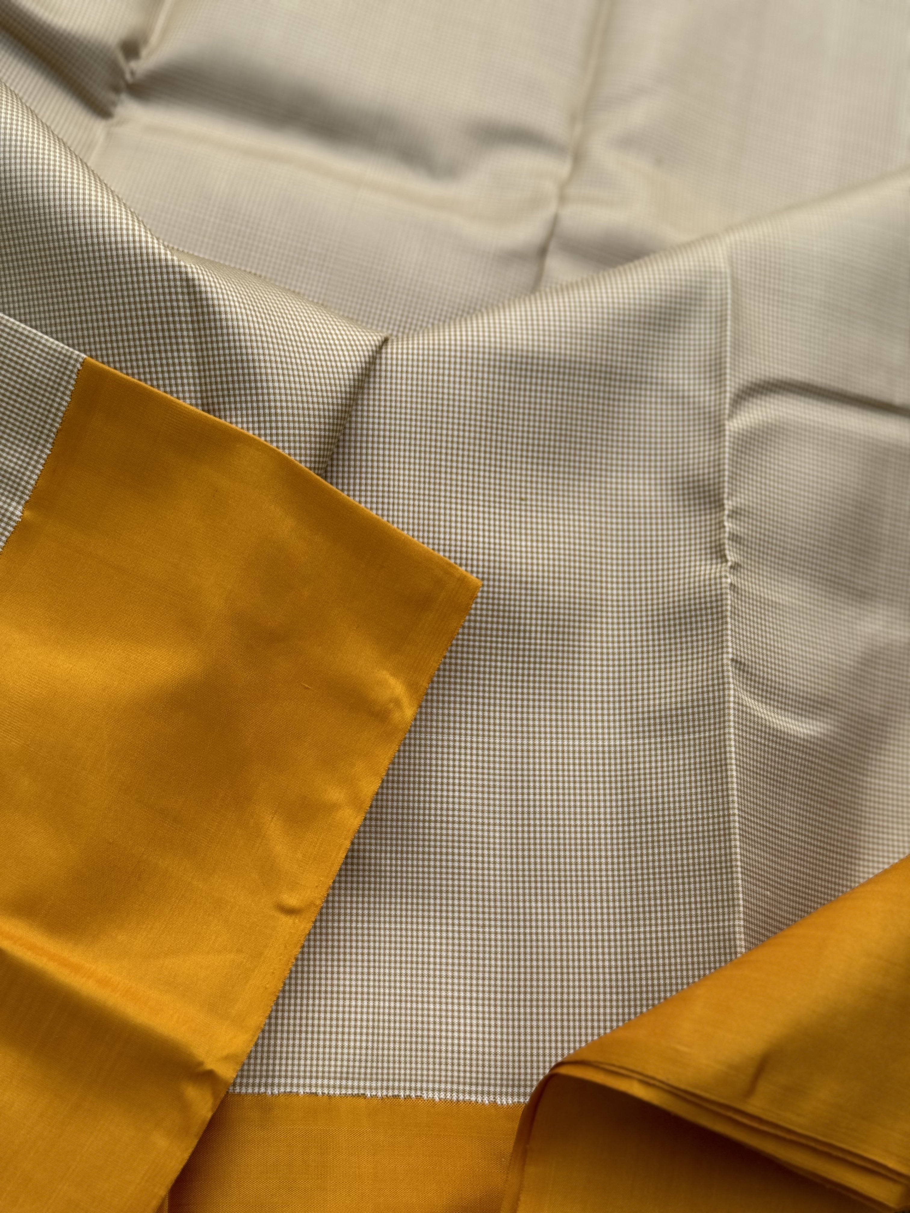 Handwoven Pure Arani Korvai Silk With kasakasa kattam in wheatish white with mustard yellow (Copy)