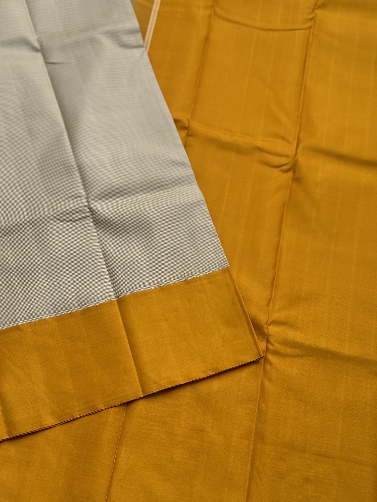 Handwoven Pure Arani Korvai Silk With kasakasa kattam in wheatish white with mustard yellow (Copy)