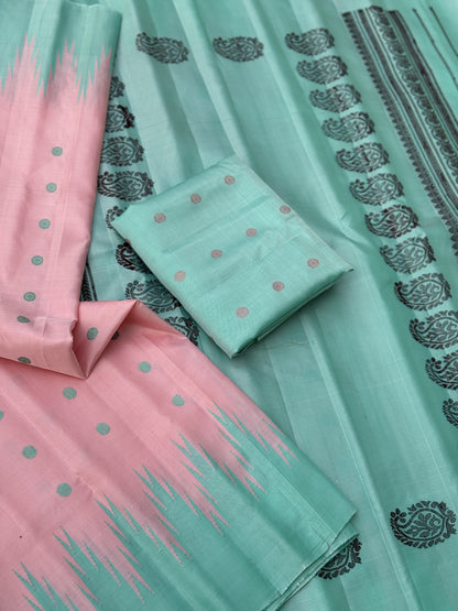 A gorgeous SalmonPink with Seagreen border temple korvai / kuttu handwoven Gadwal silk saree