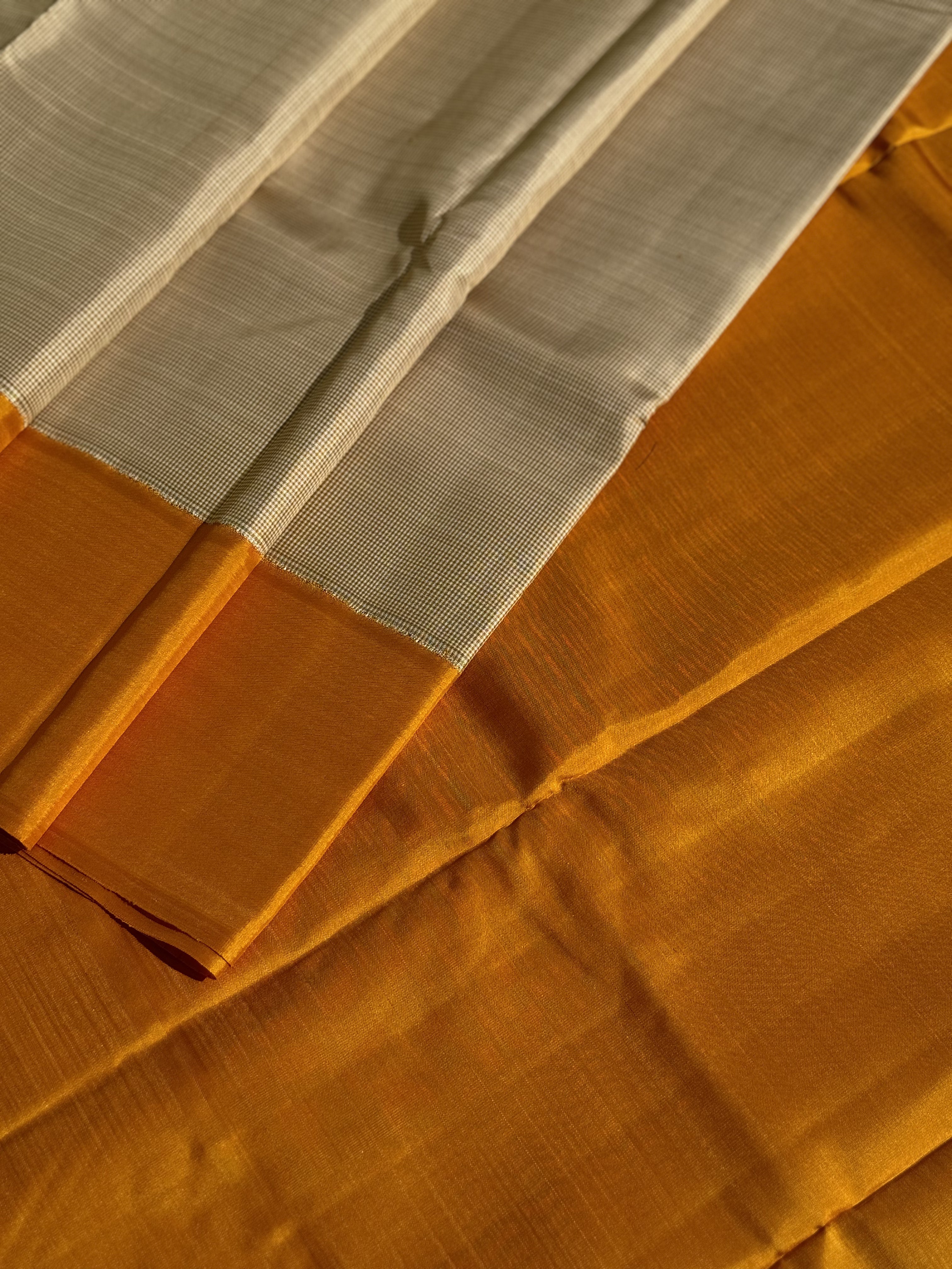 Handwoven Pure Arani Korvai Silk With kasakasa kattam in wheatish white with mustard yellow (Copy)