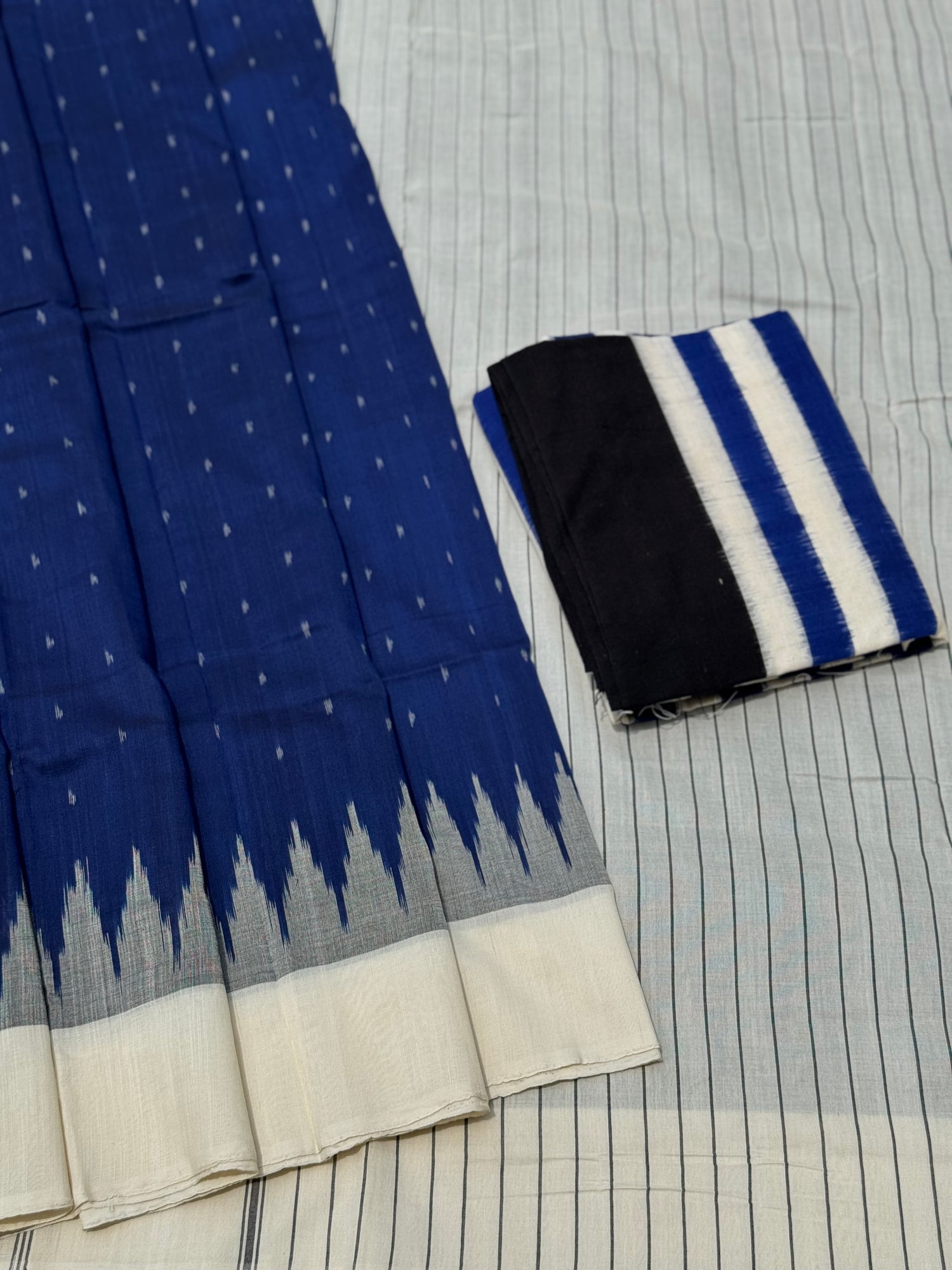Navy blue with white handwoven weft single ikkat cotton saree