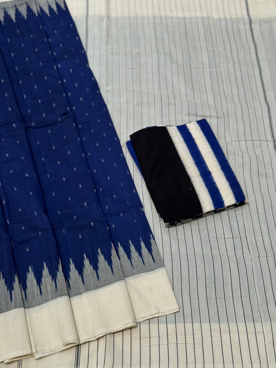 Navy blue with white handwoven weft single ikkat cotton saree