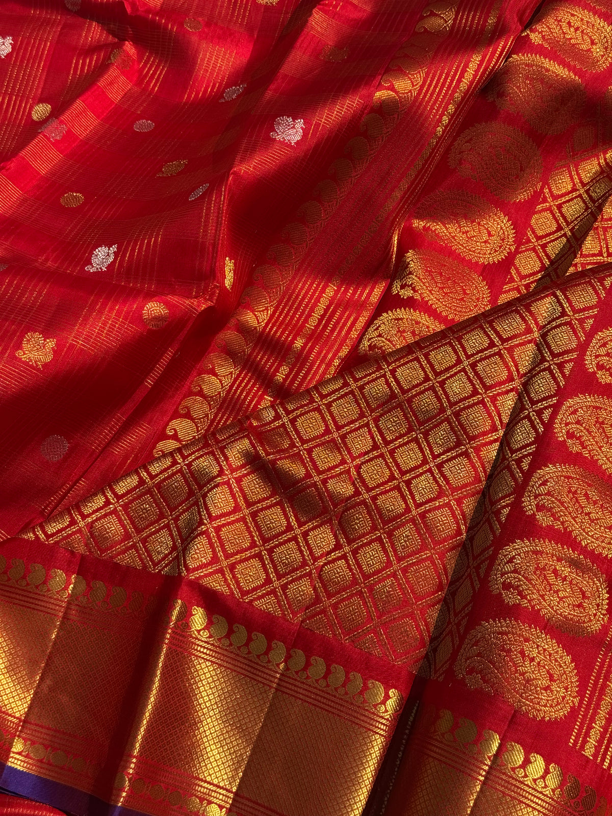 Handwoven checks kuttu gadwal silk saree